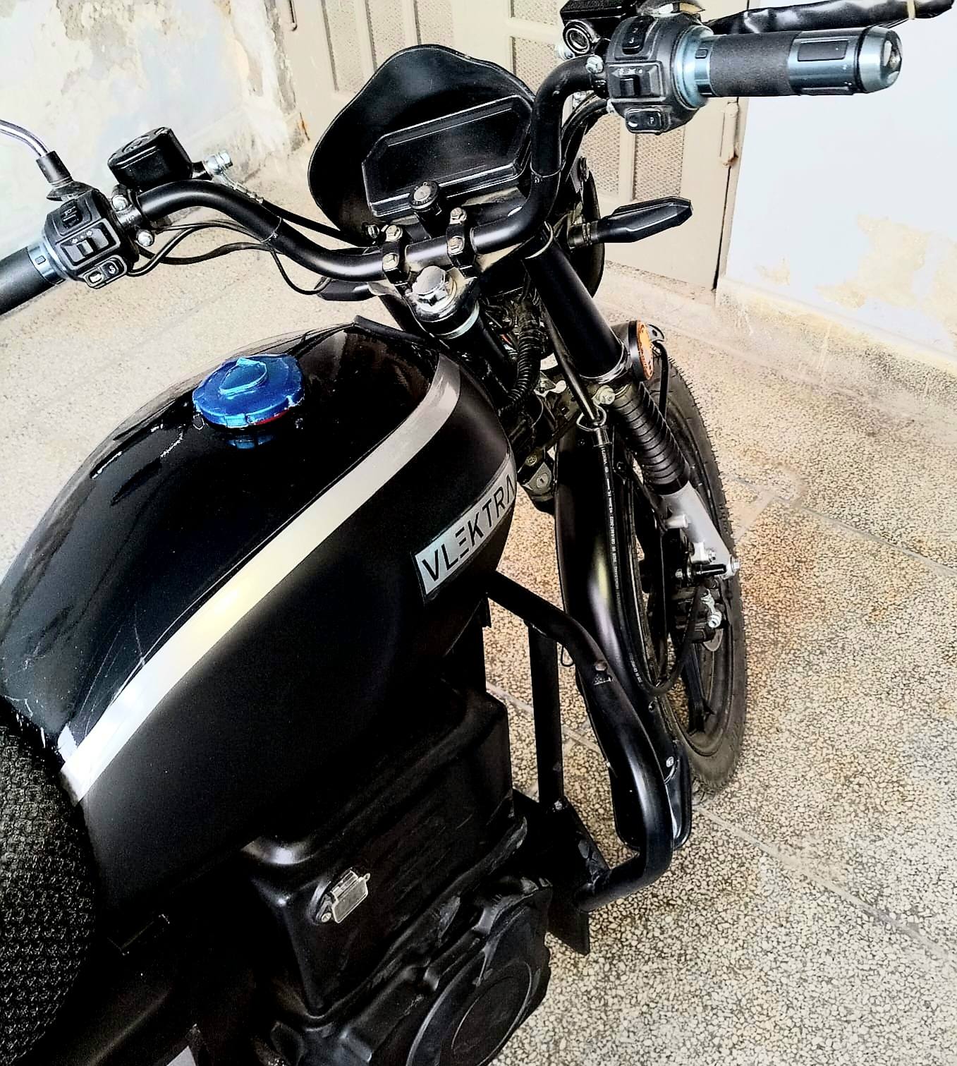 Vlektra bike with black theme modification