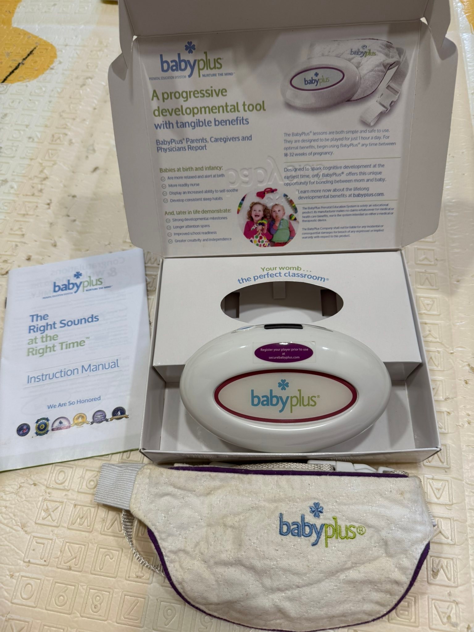 Baby plus - Includes: Sound device, carrying pouch, and 