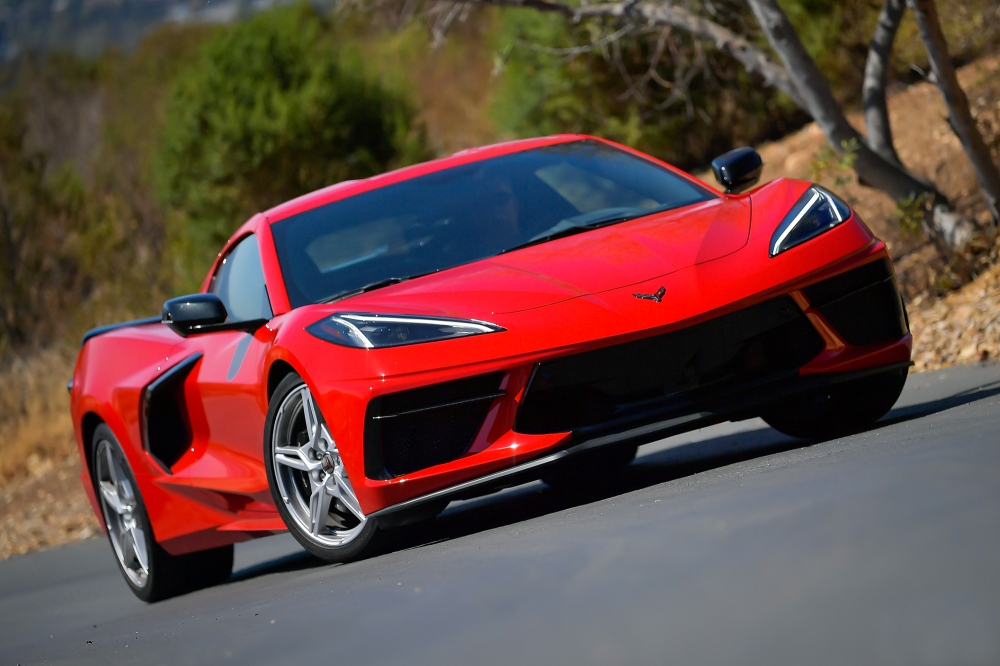 Photoshoot In The Canyons: Torch Red Chevrolet C8 Corvette - Vossen HF 7 Wheels