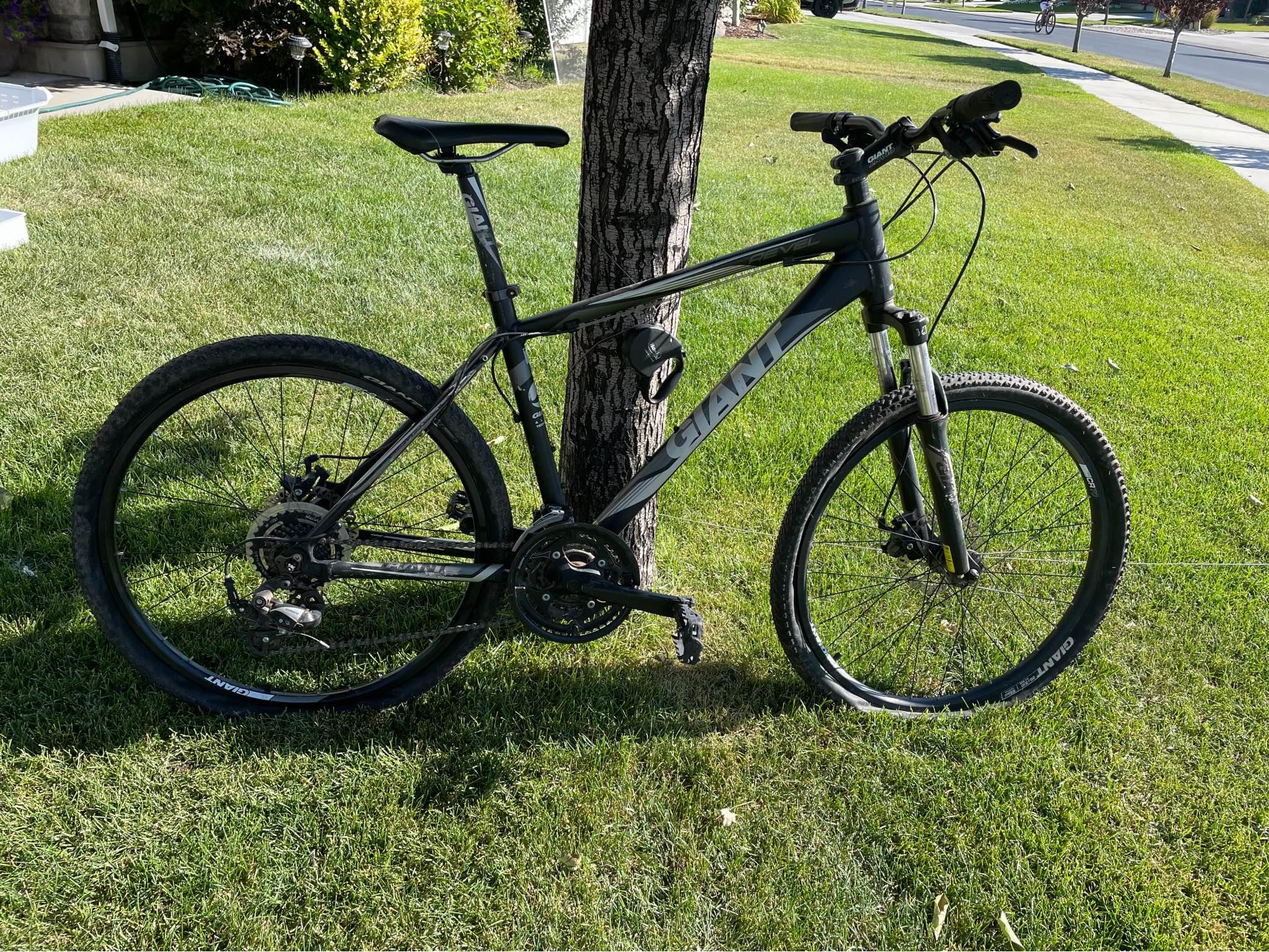 fenix 35 flashlight shu PD35 V3.0 Black (1700 lumens) VR Spinning Reels Model:VRII 175 350W Electric Bike as pressing and holding K2 Strike 124 cm