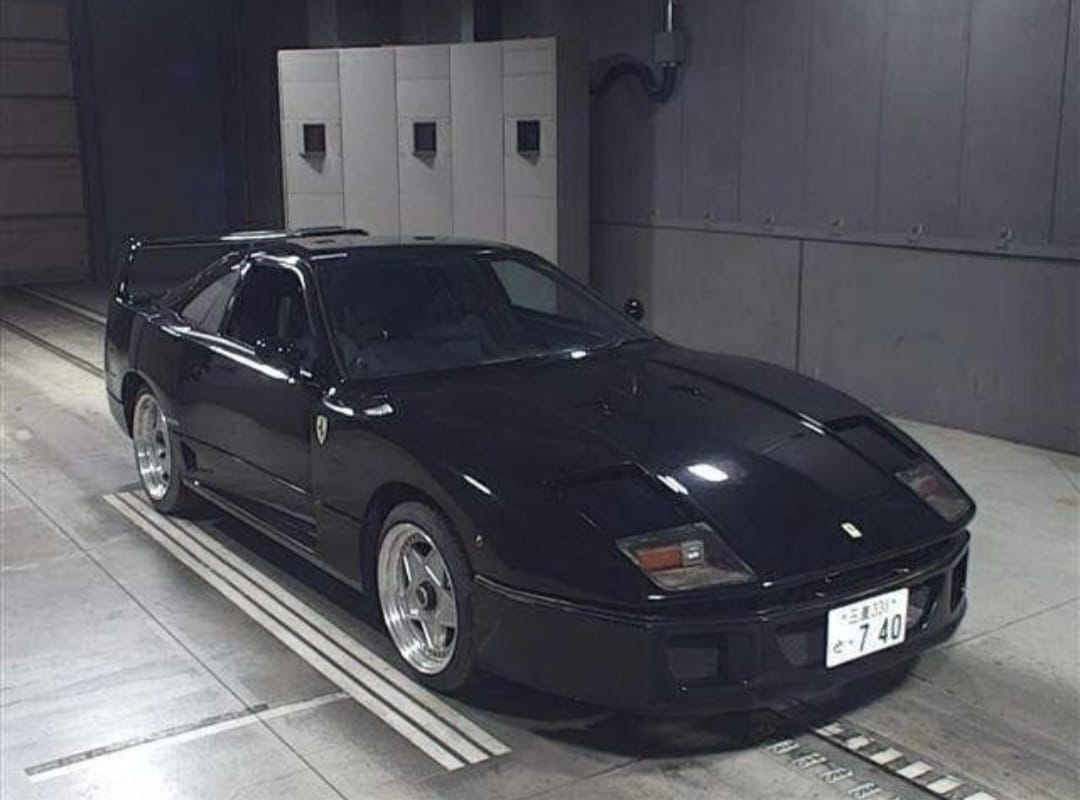 1989 FC RX7 with a F40 front and rear conversion.