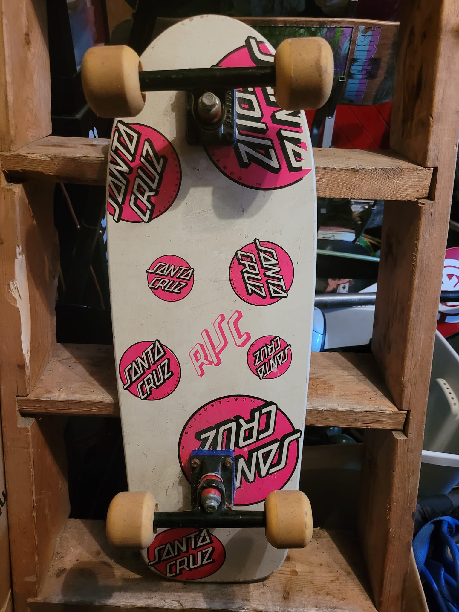 What is this late 90s Santa Cruz skateboard?