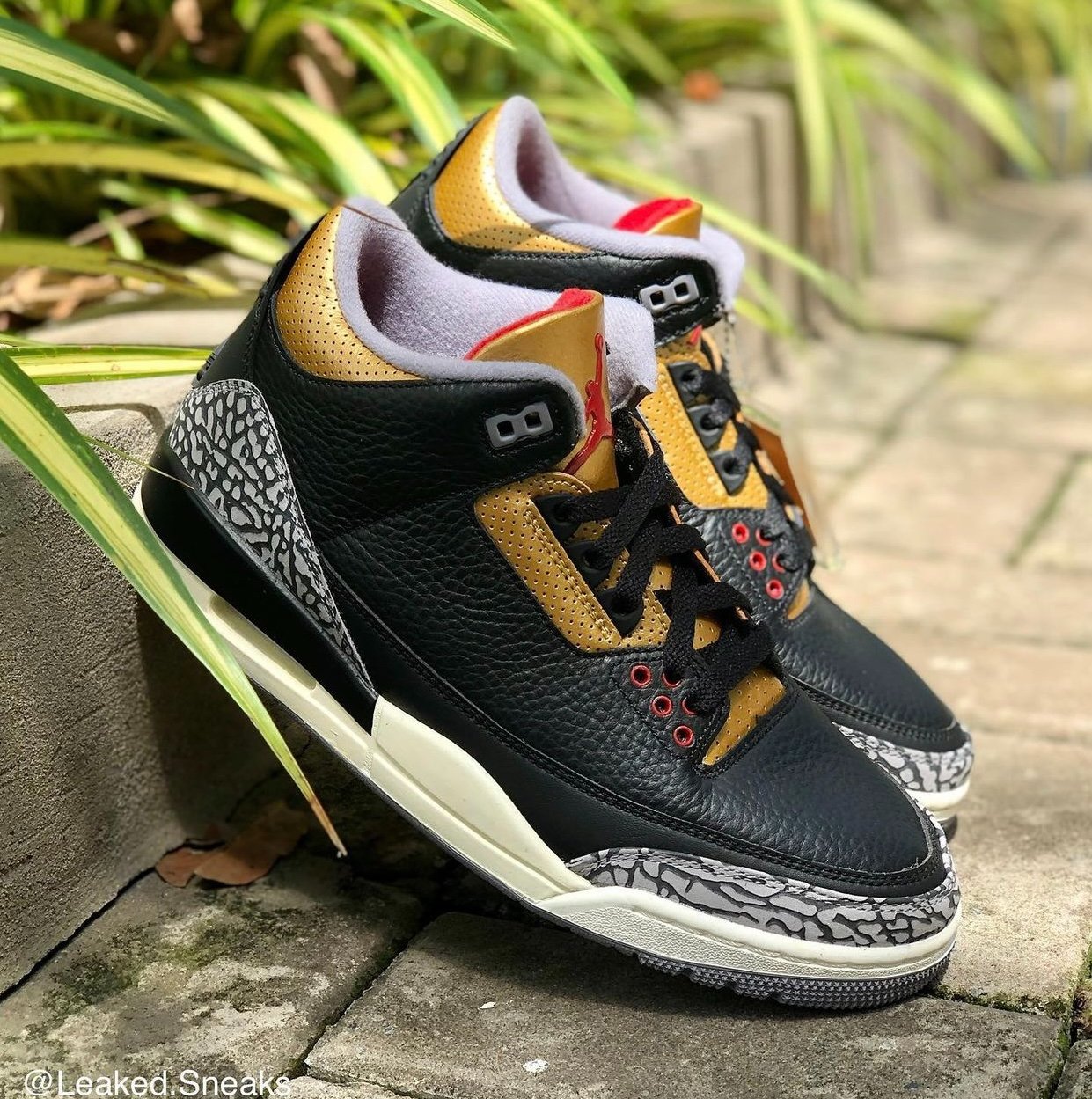 靴 NIKE AIR JORDAN 3 RETRO Black Gold RETRO JORDAN AIR Black NIKE 靴 Gold 3