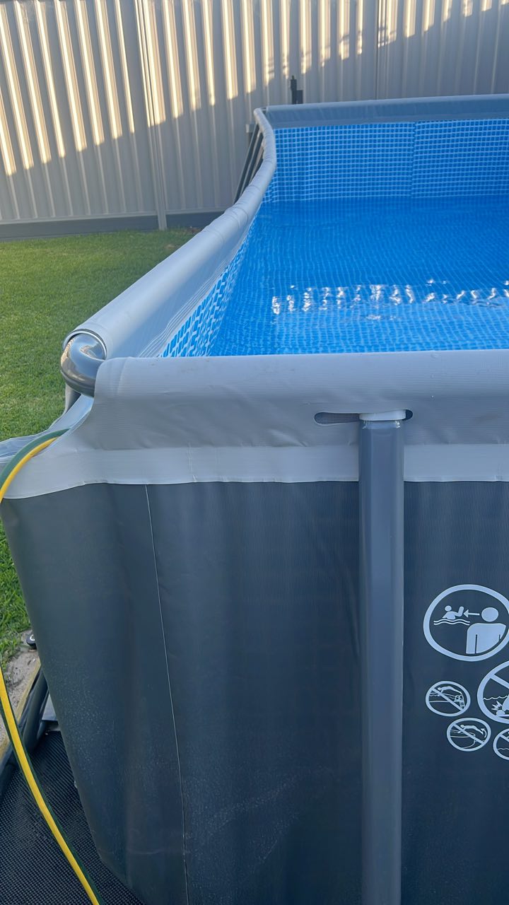 Filling up my first ever intex xtr pool, is the bending normal/ok ...