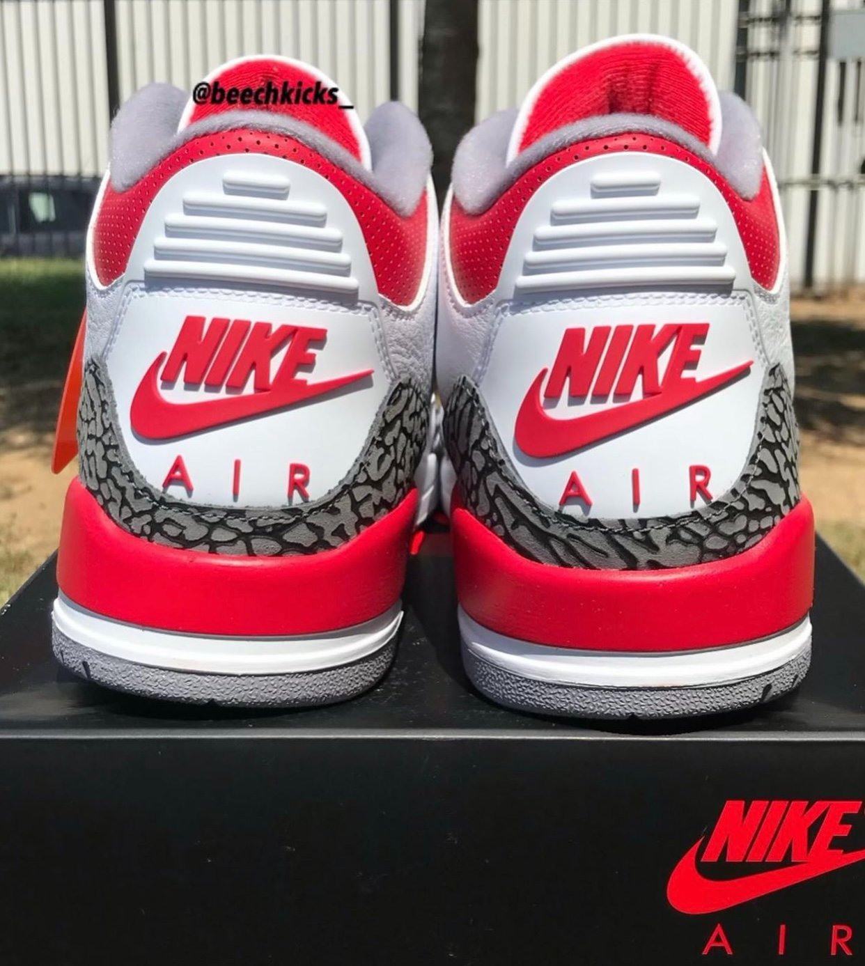 (2022) 3 Jordan Nike Air Red