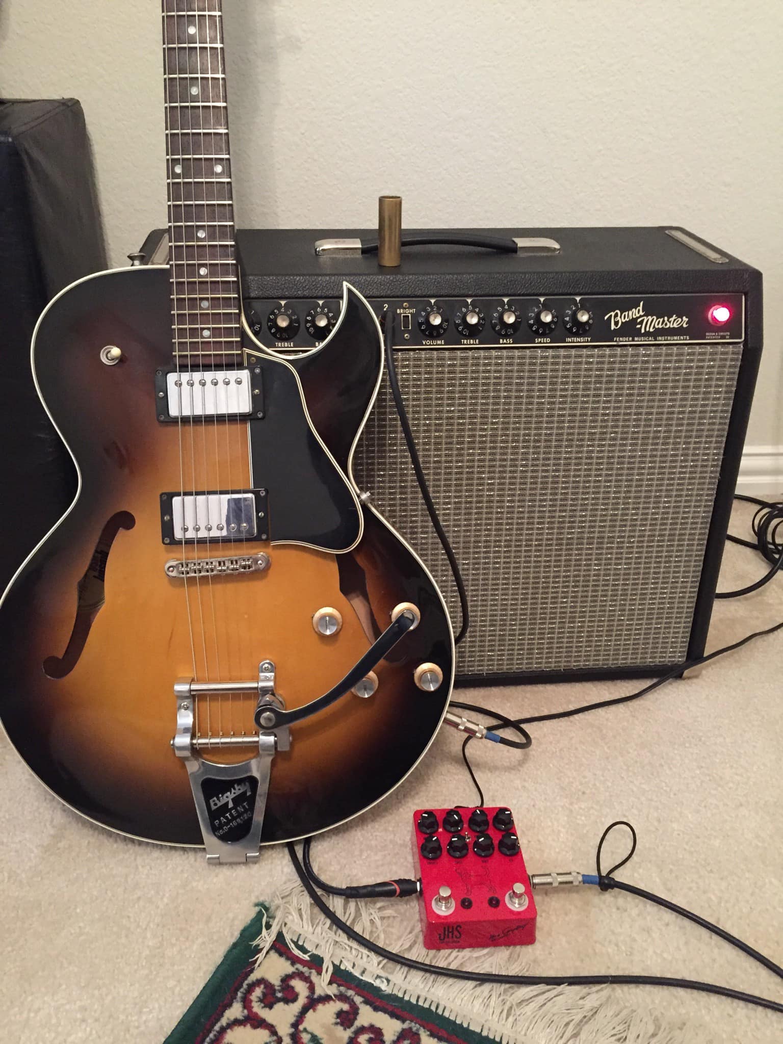 2001 Gibson ES-135 limited edition guitar with dual humbuckers