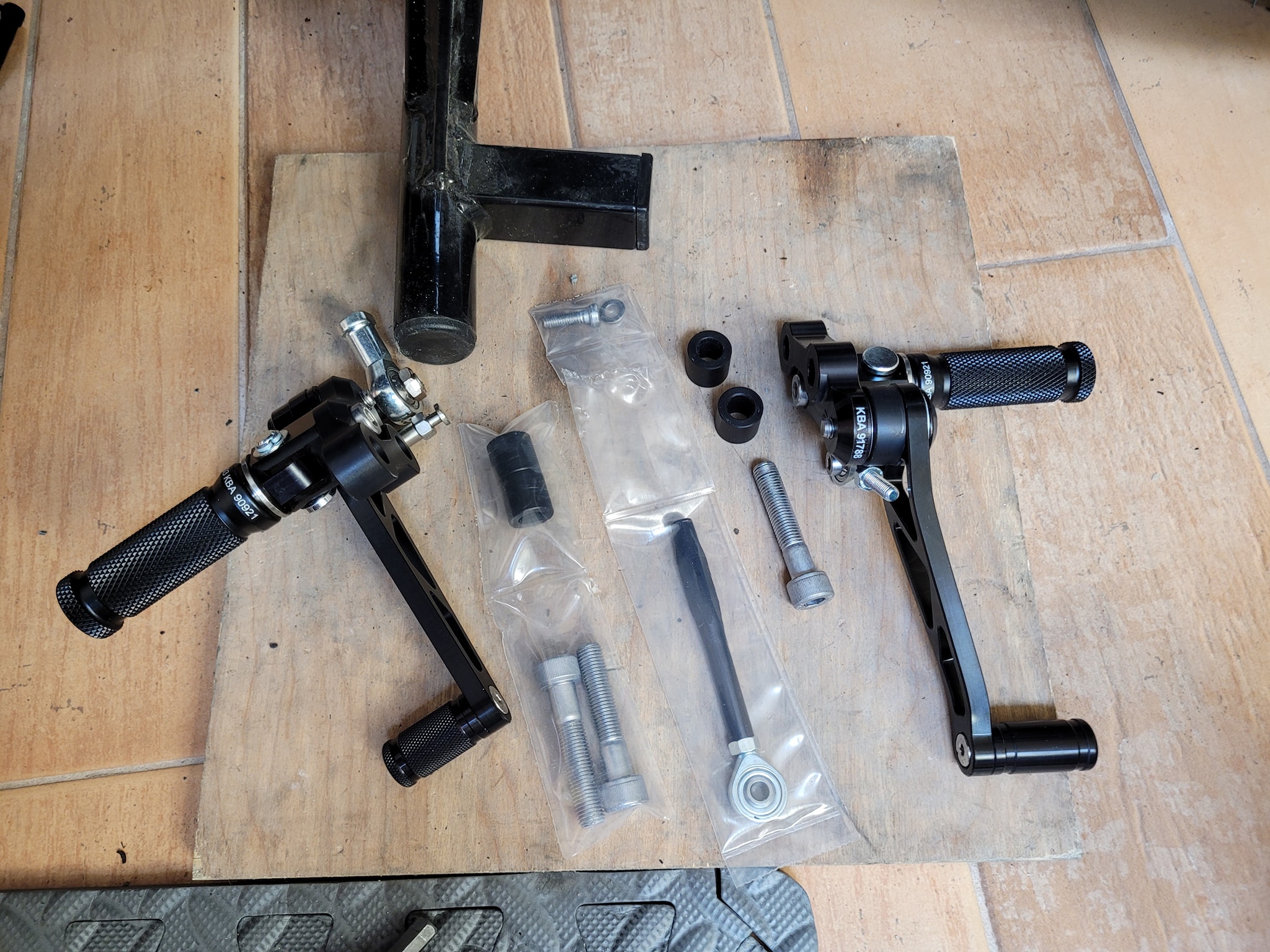 Anybody know a local spot that carries a socket cap bolt, 6x1