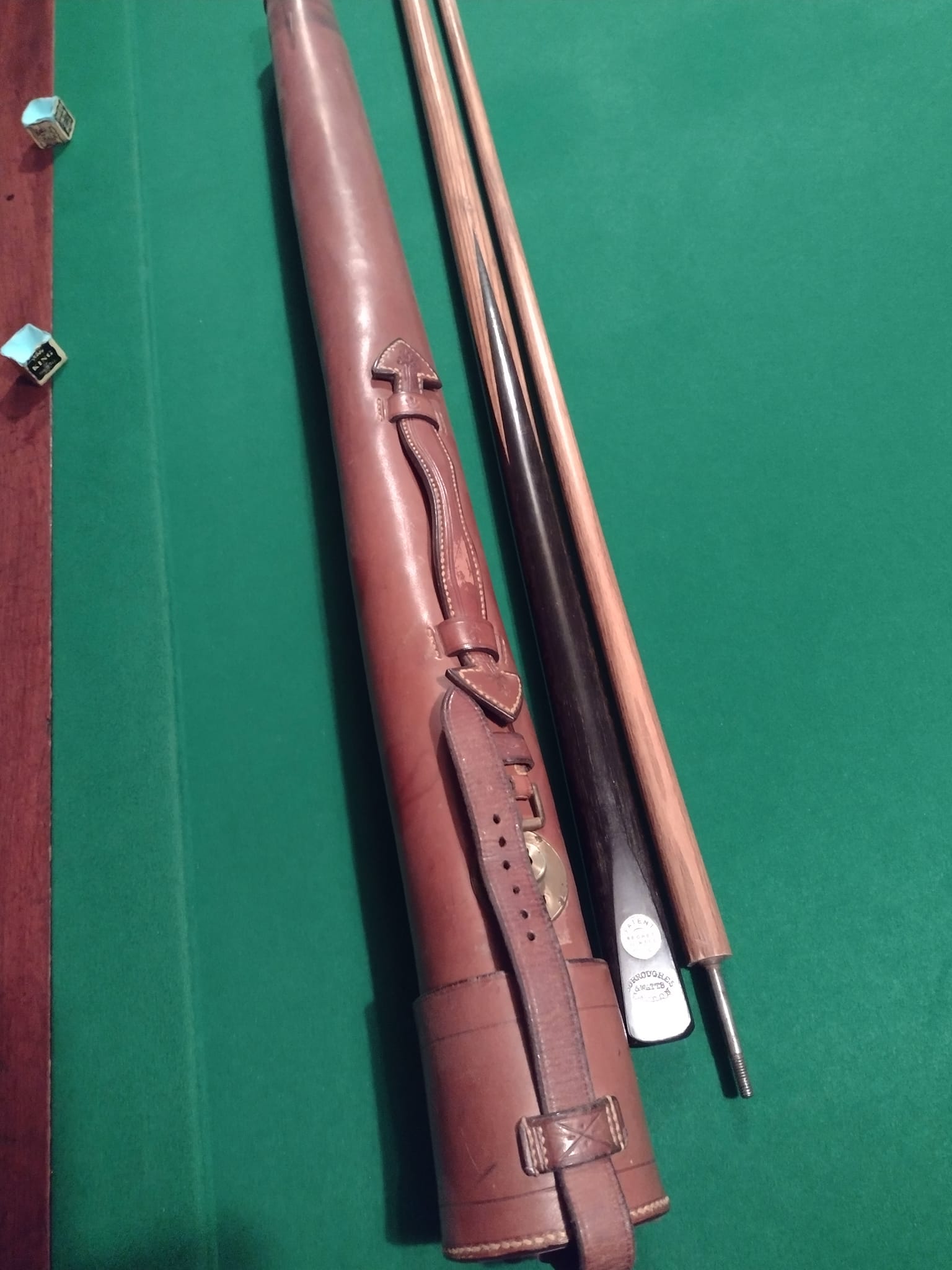Rare early Omega DPK cue