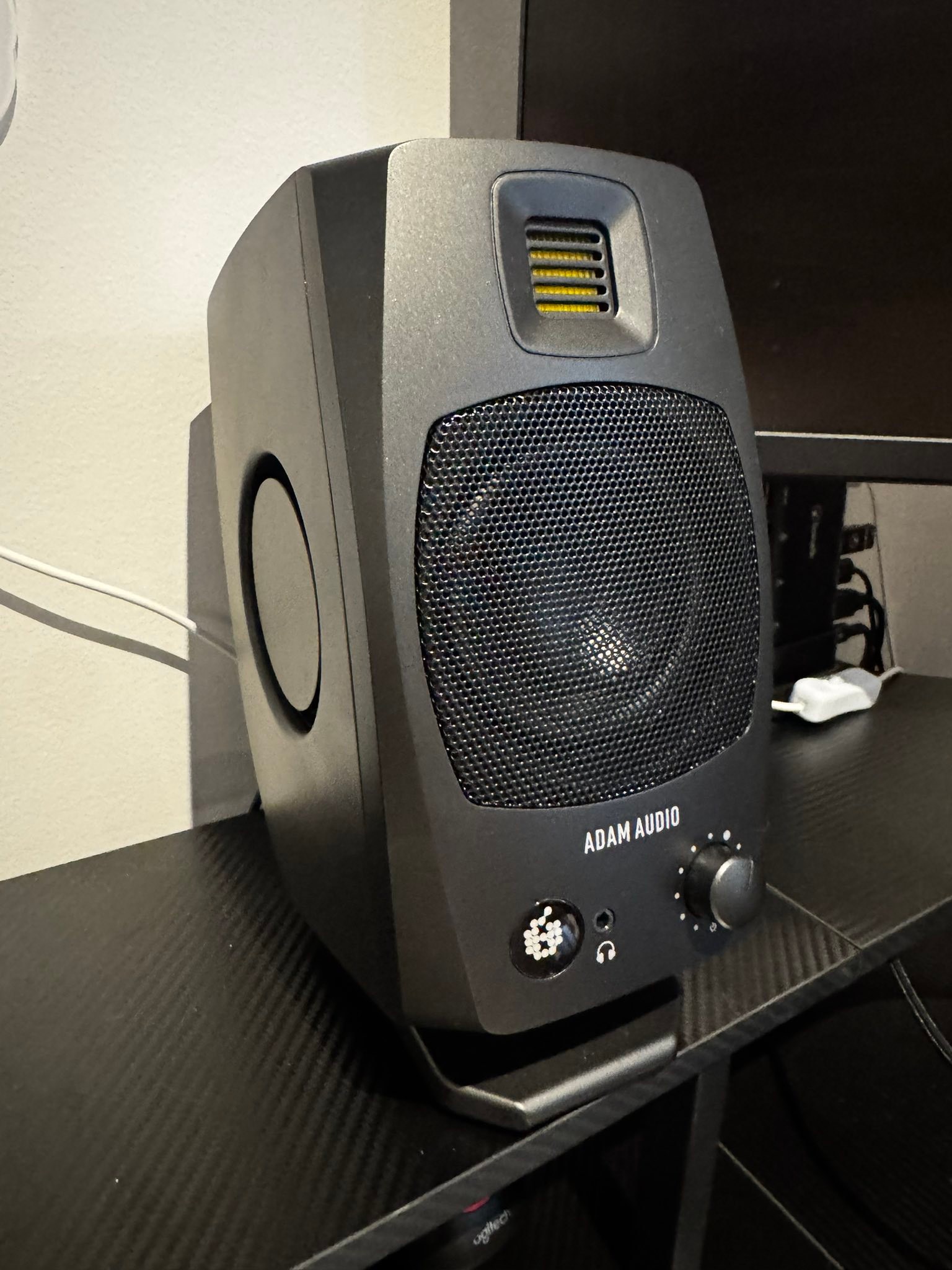 KRK S8.4 サブウーファー スタジオモニター adam yamaha KRK S8.4 サブ