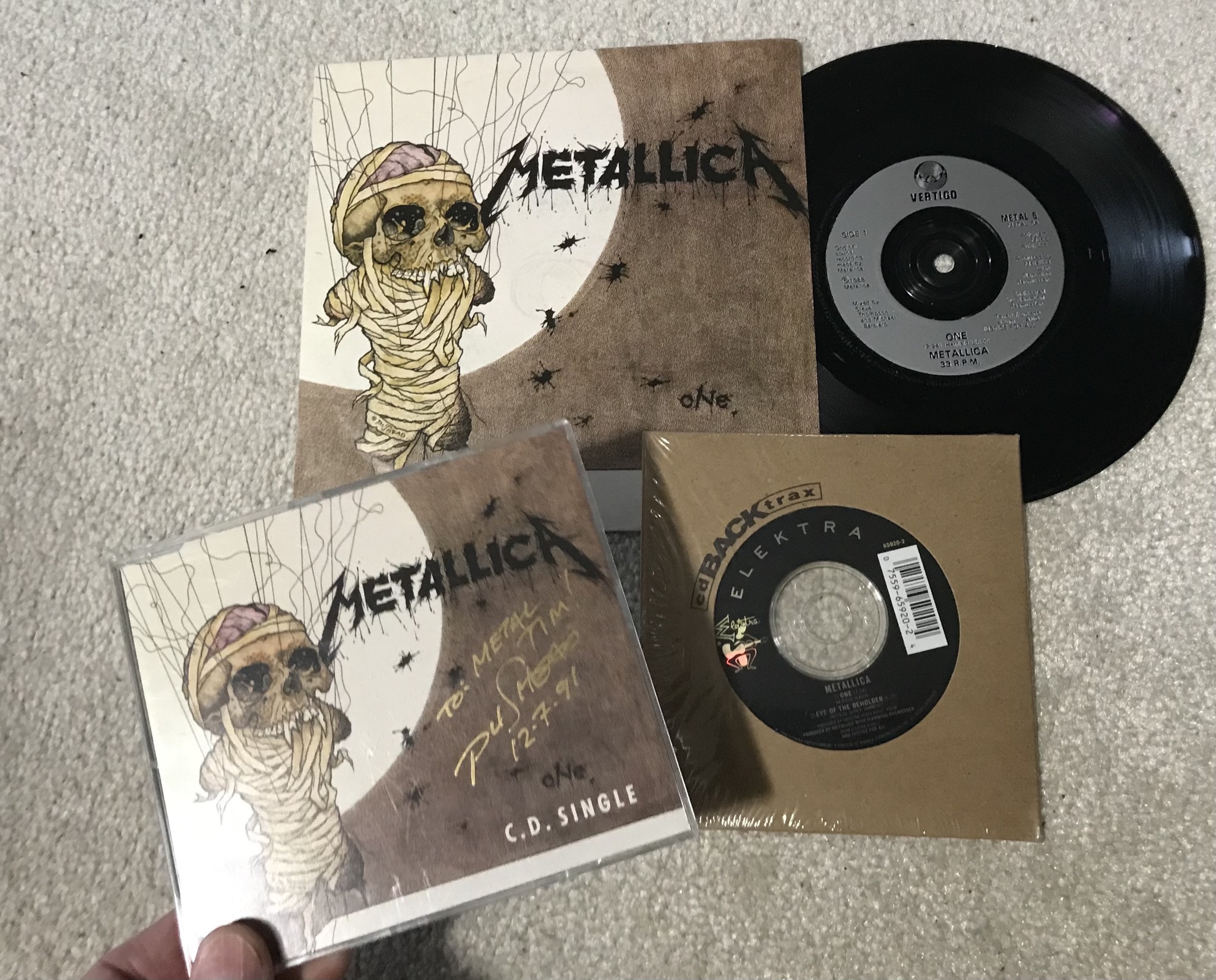 On January 21, 1989: Vertigo Records released the EP 