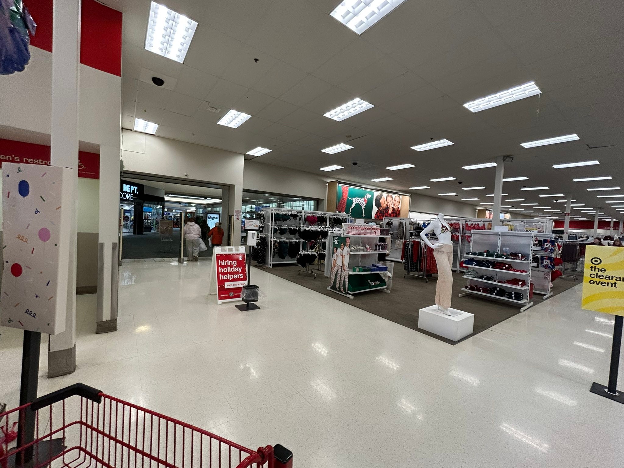 Retail Dead or Alive | Target at Meadowbrook Mall in Bridgeport, WV ...