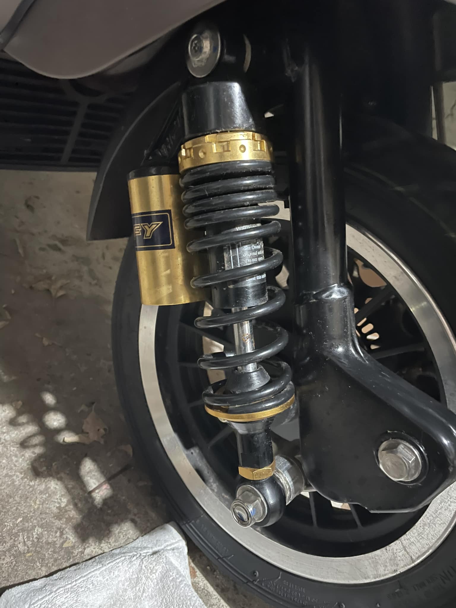 RFY QR-2B-320 Universal Motorcycle Air Shock Absorber Rear 