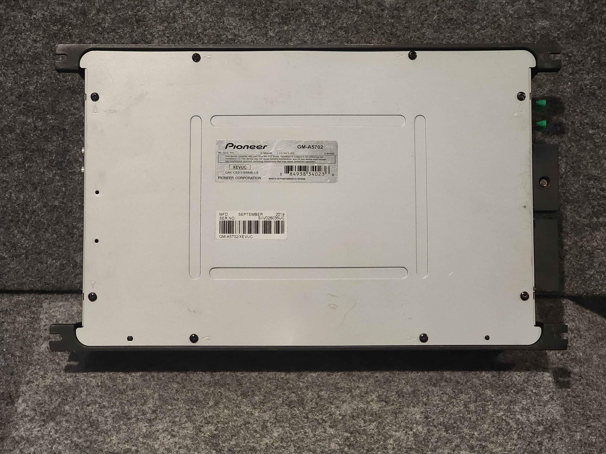 Pioneer Carrozzeria GM-A3200 2-channel power amplifier