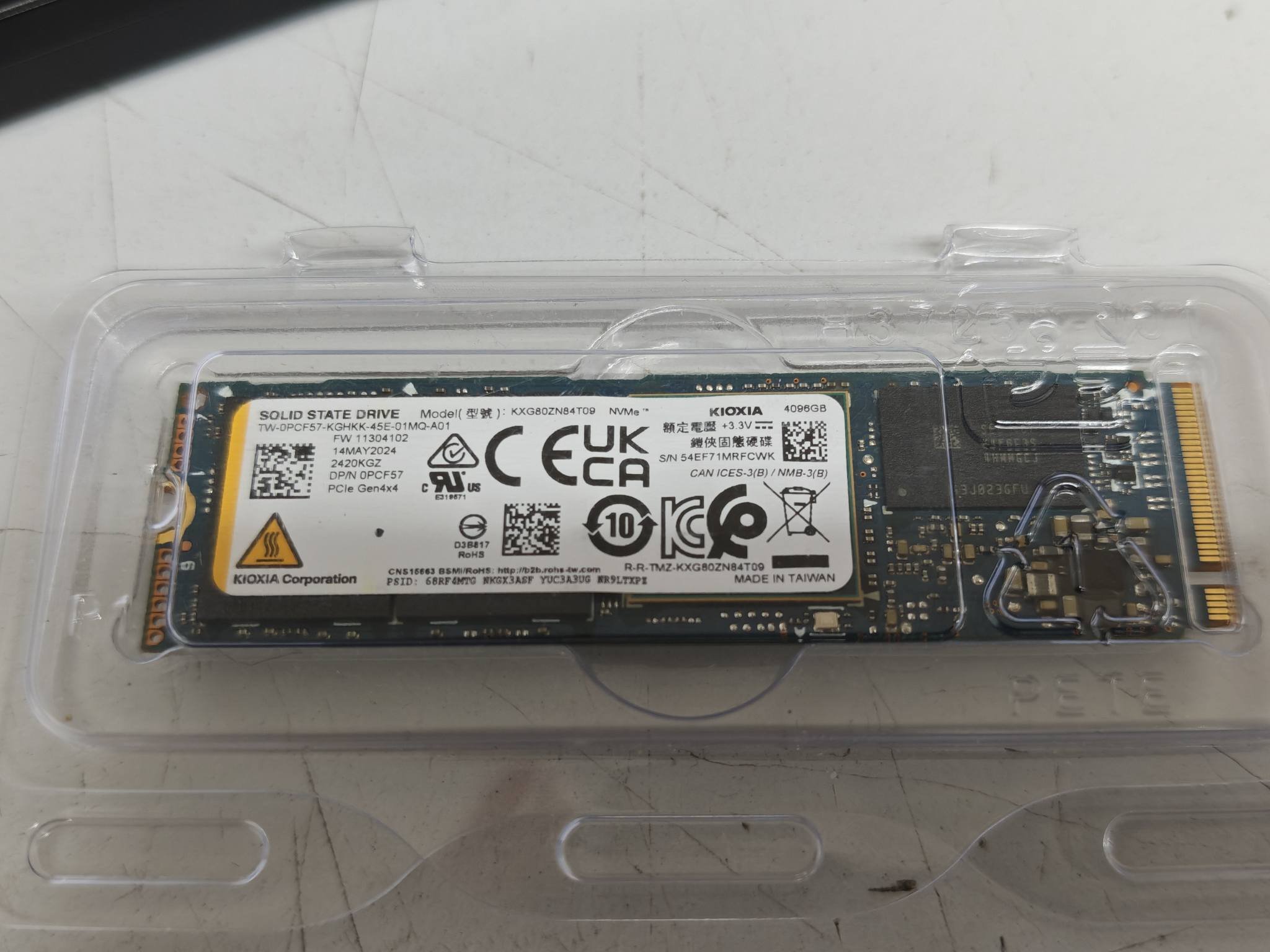 KIOXIA KXG80ZN84T09 4096GB SSD