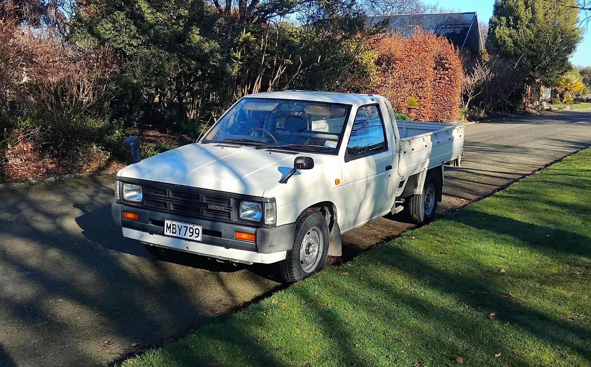 1986 – NISSAN PICK-UP 4 WD 2.4 (Navara). The first series (1986