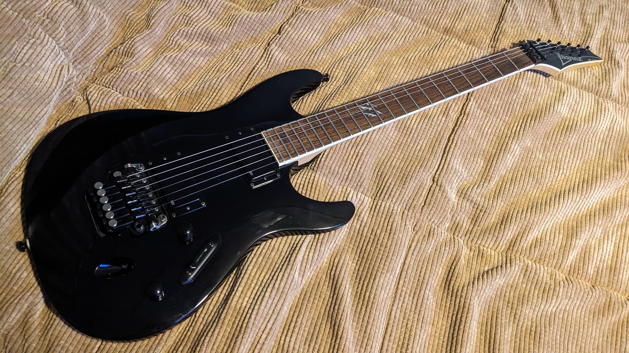 What are thoughts on the Ibanez S520EX guitar?