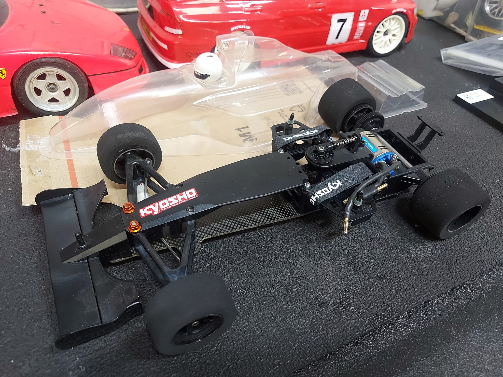 Does anyone have any information on a Kyosho Williams FW14 1:8