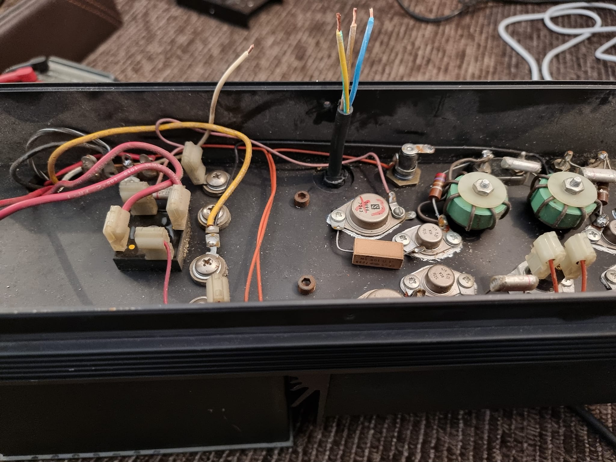 Restored Crown IC150 and D150 amplifiers with new power supply