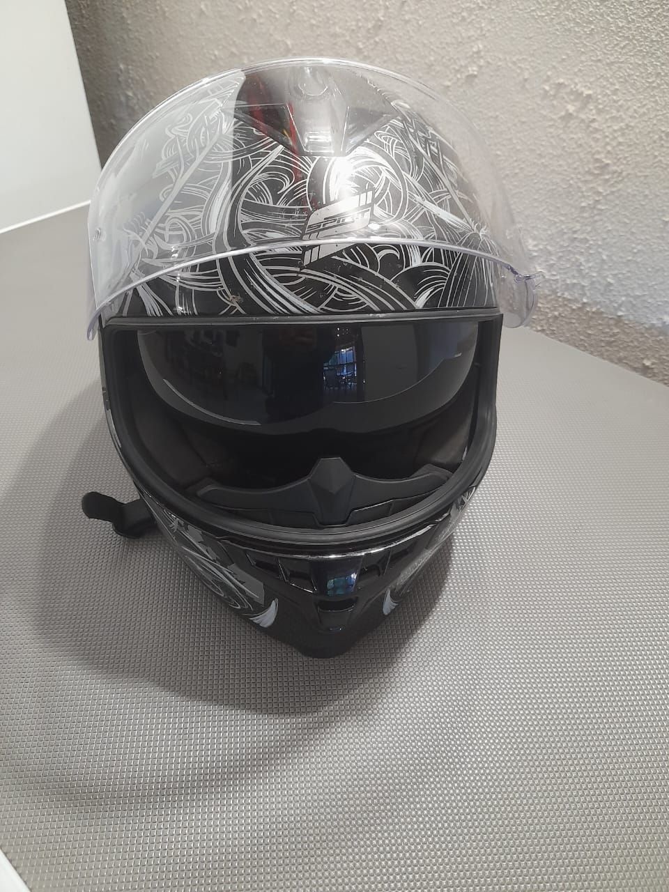 full face reaper motorcycle helmets SPARK DOT Approved Modular Flip-Up Dual Visor Helmet for Adults Men & Women (Carbon Fiber, Large) : Automotive approved design that requires at least a 1 H-D Division X15 Full Face