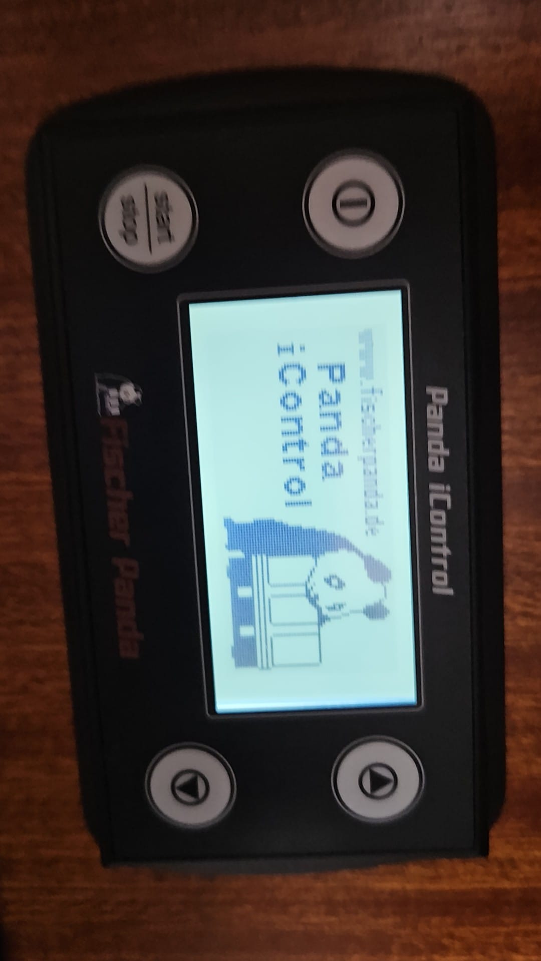 Fischer Panda 8000i controller hangs after 'no connection bus error'