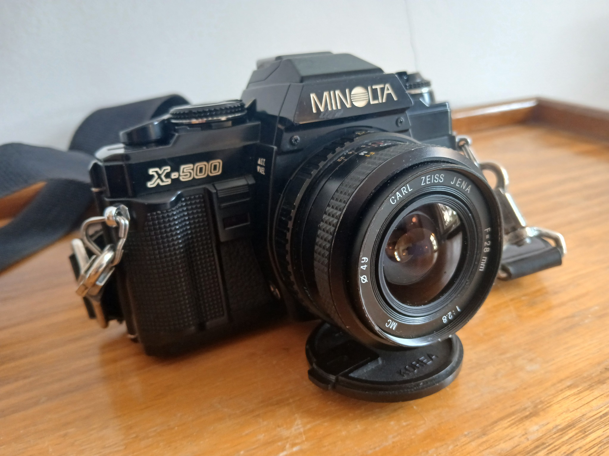 Vivitar 28mm-90mm macro zoom lens for Minolta X-700