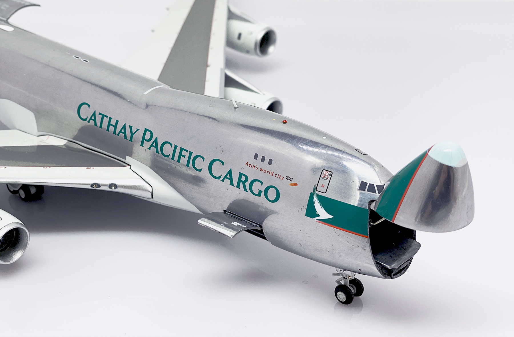 JCW 1:200 Cathay Pacific B747-400F model review