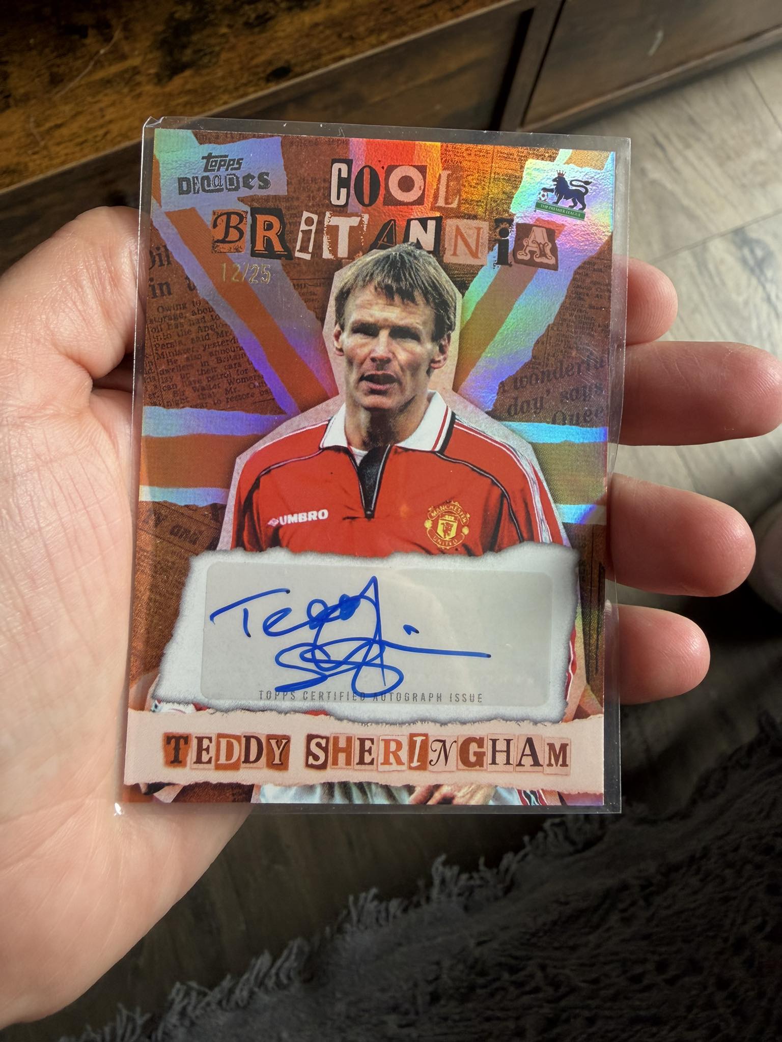 Teddy Sheringham autographed Topps DecoCards Cool Britannia 