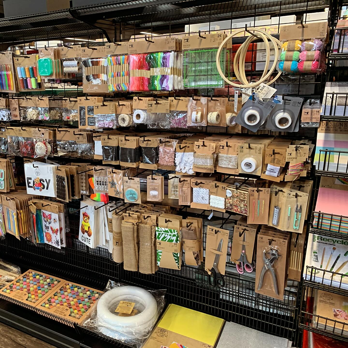 20 Jahre Tedi #bastelmaterial #dekoration #herbstdekoration #sommer #einkaufszentrum #geschenkideen #haushaltswaren #kerzen #spielzeug #schuldbedarf #auswahl #günstig @tedi.deutschland #shopping #shoppingcenter #neubrandenburg #montag #neuewoche