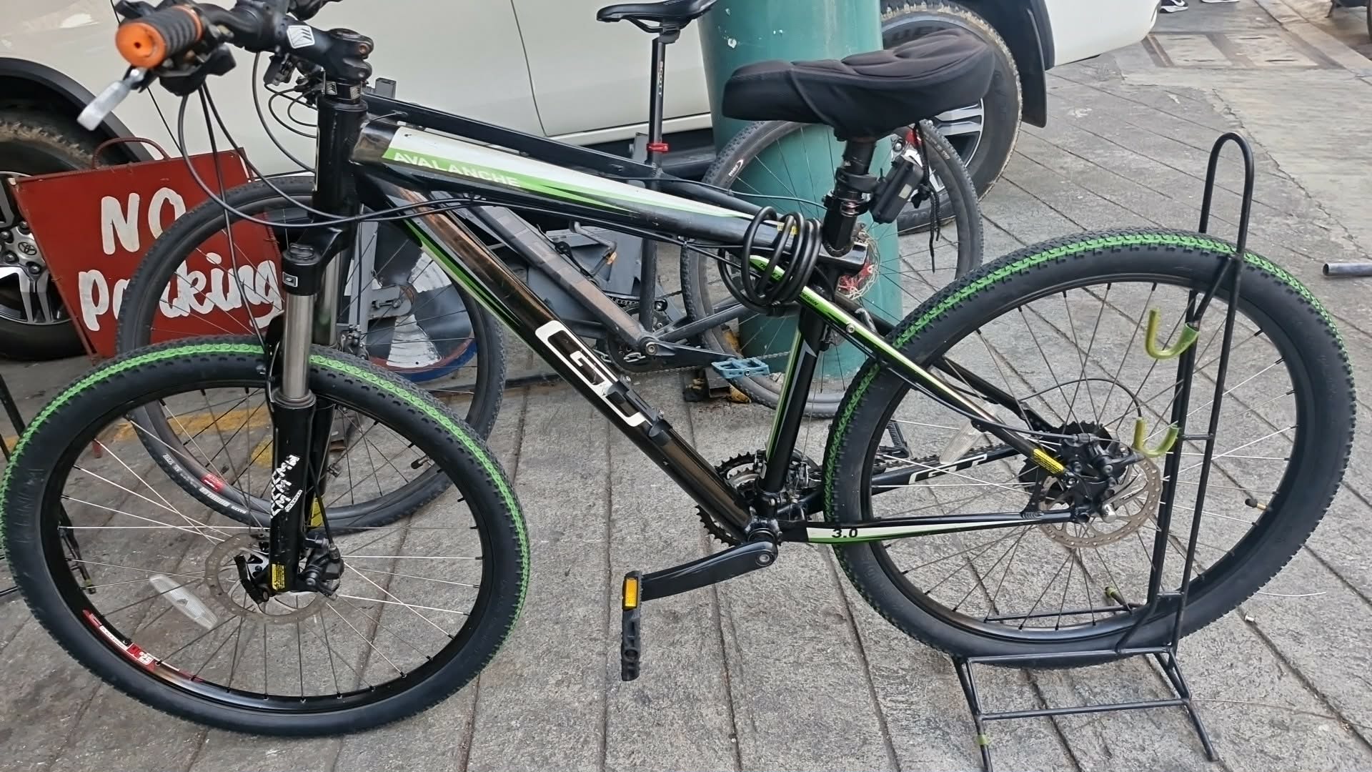 This is my bicycle gt avalanche 3.0