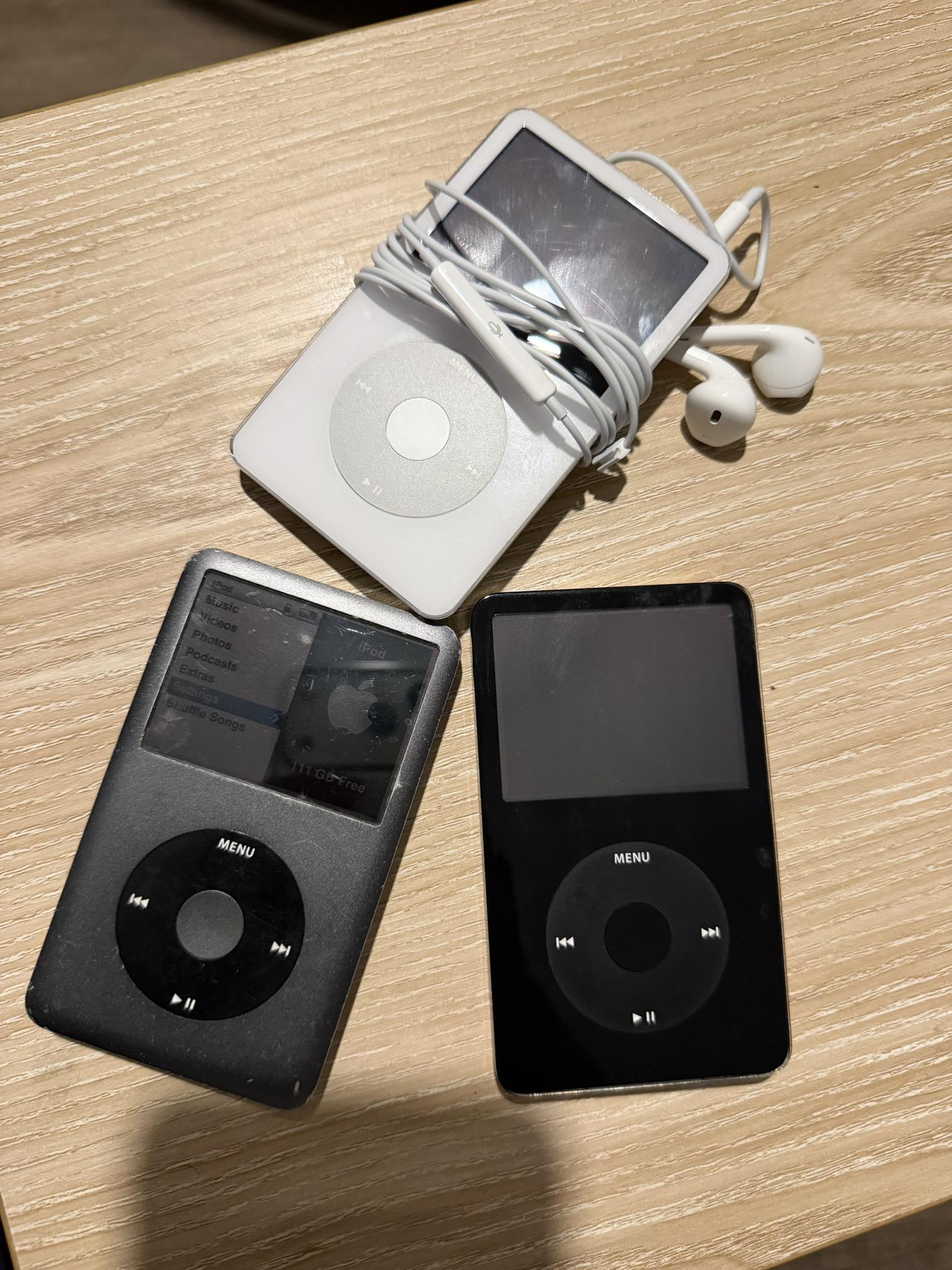 Modding my 7th gen iPod Classic with iflash and new battery