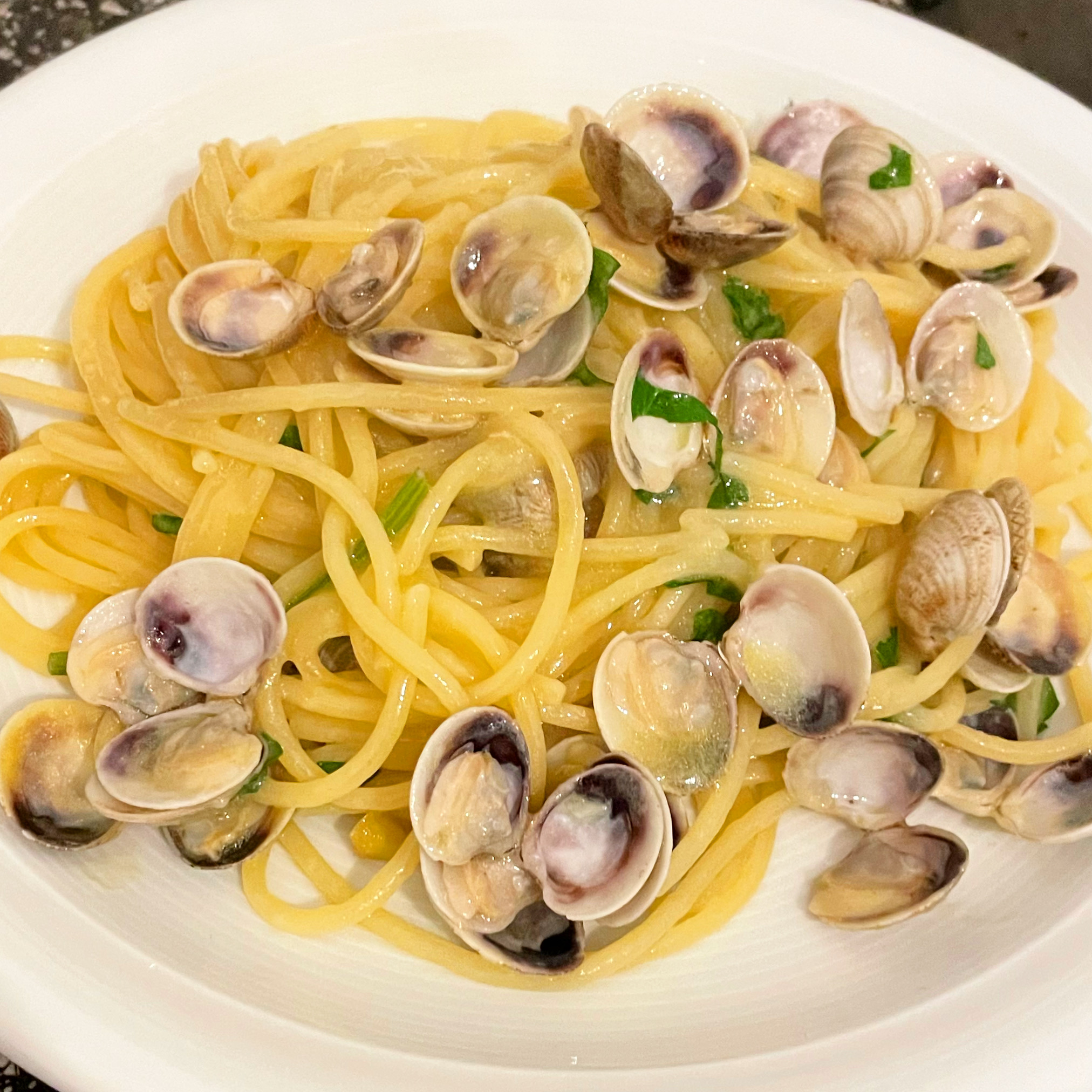 SPAGHETTI VONGOLE (My Dad's recipe) Taste the flavours of the sea