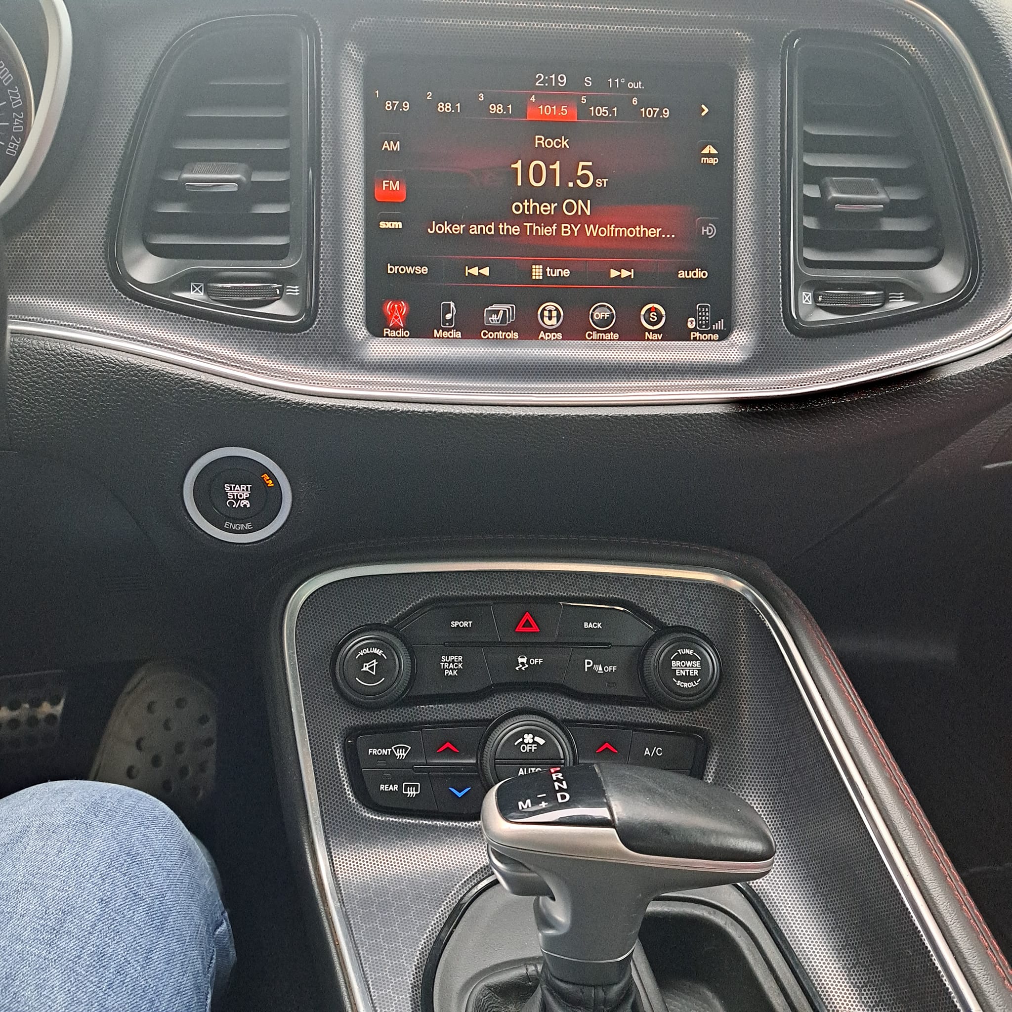 Challenger car noise when turning right