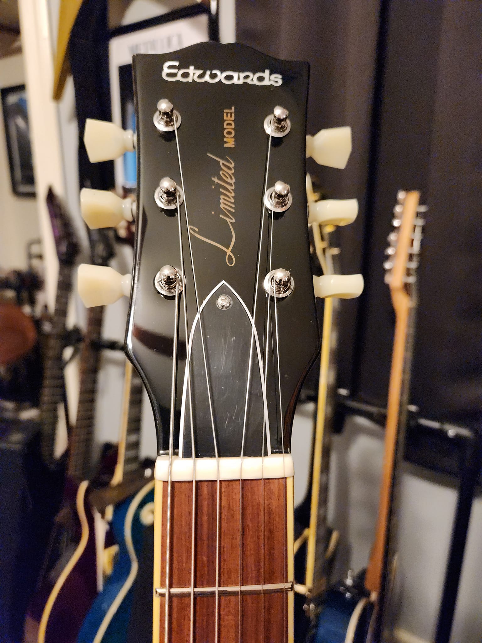 Unique Edwards Gold Top Les Paul with Seymour Duncan P90s