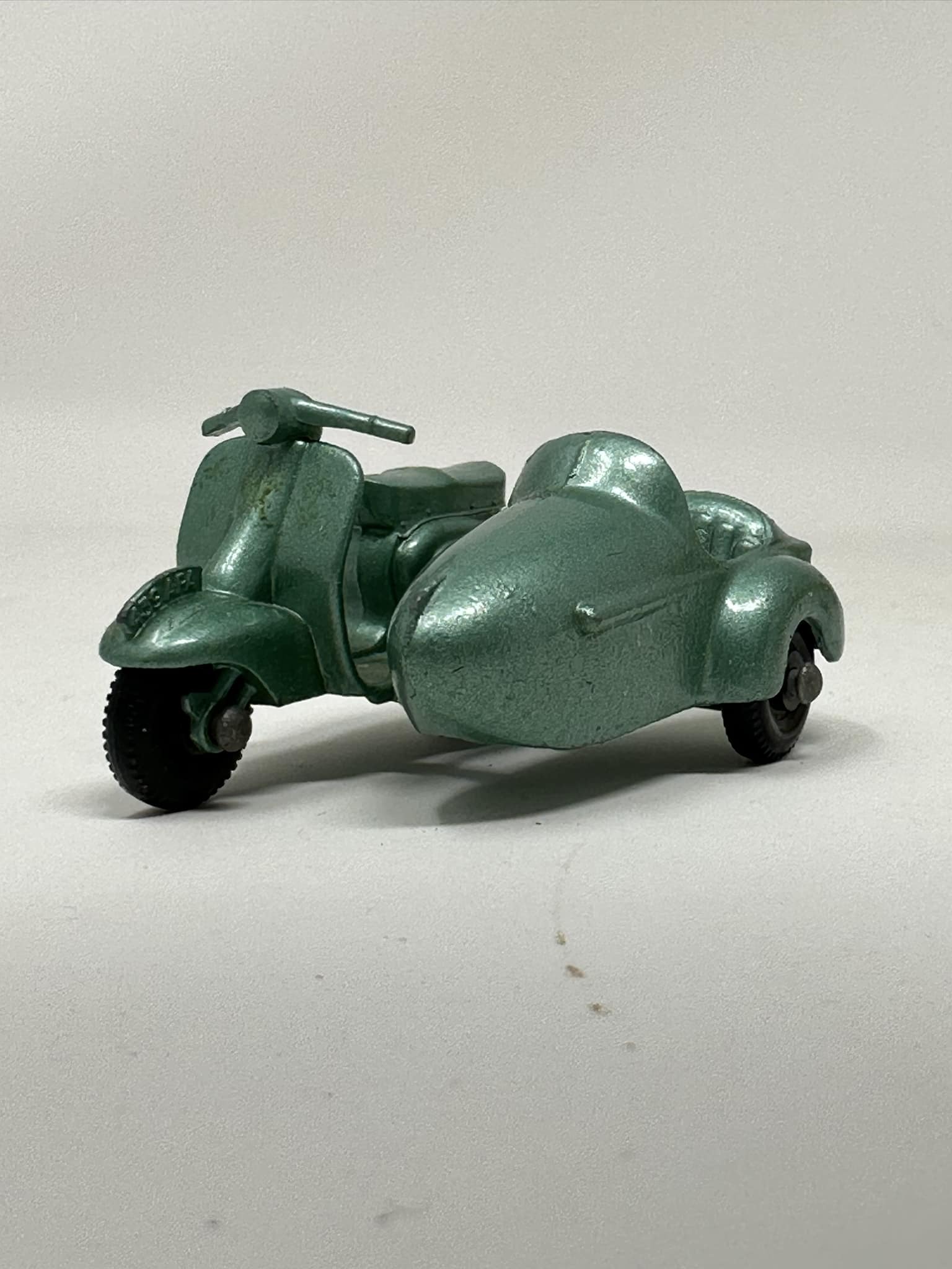Lesney / Matchbox #36 1961 Lambretta with Sidecar