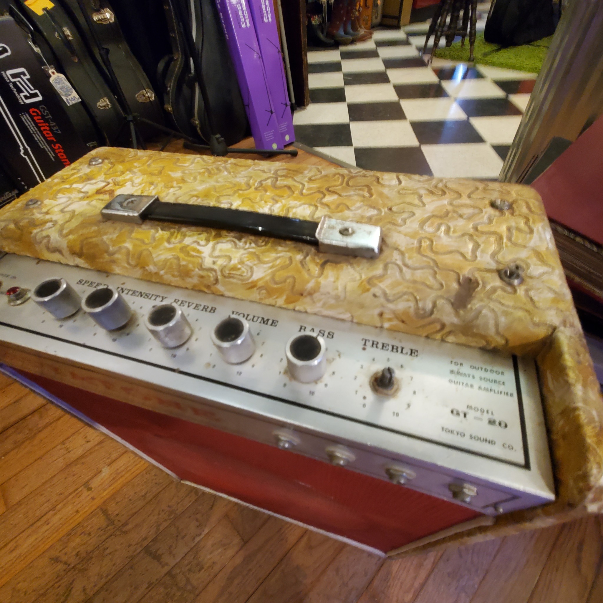 Fixed this very rare Guyatone GT-20. Anyone have info on these