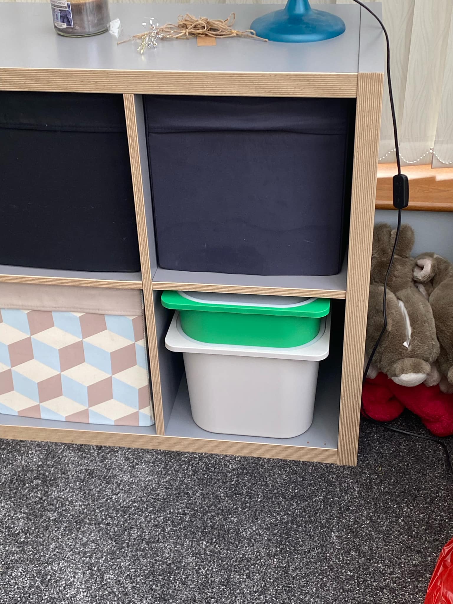 After a conversation in ikea yesterday I just wanted to say trofast boxes fit on a kallax. Yes you don't get as much stuff in but for toys it is easier to