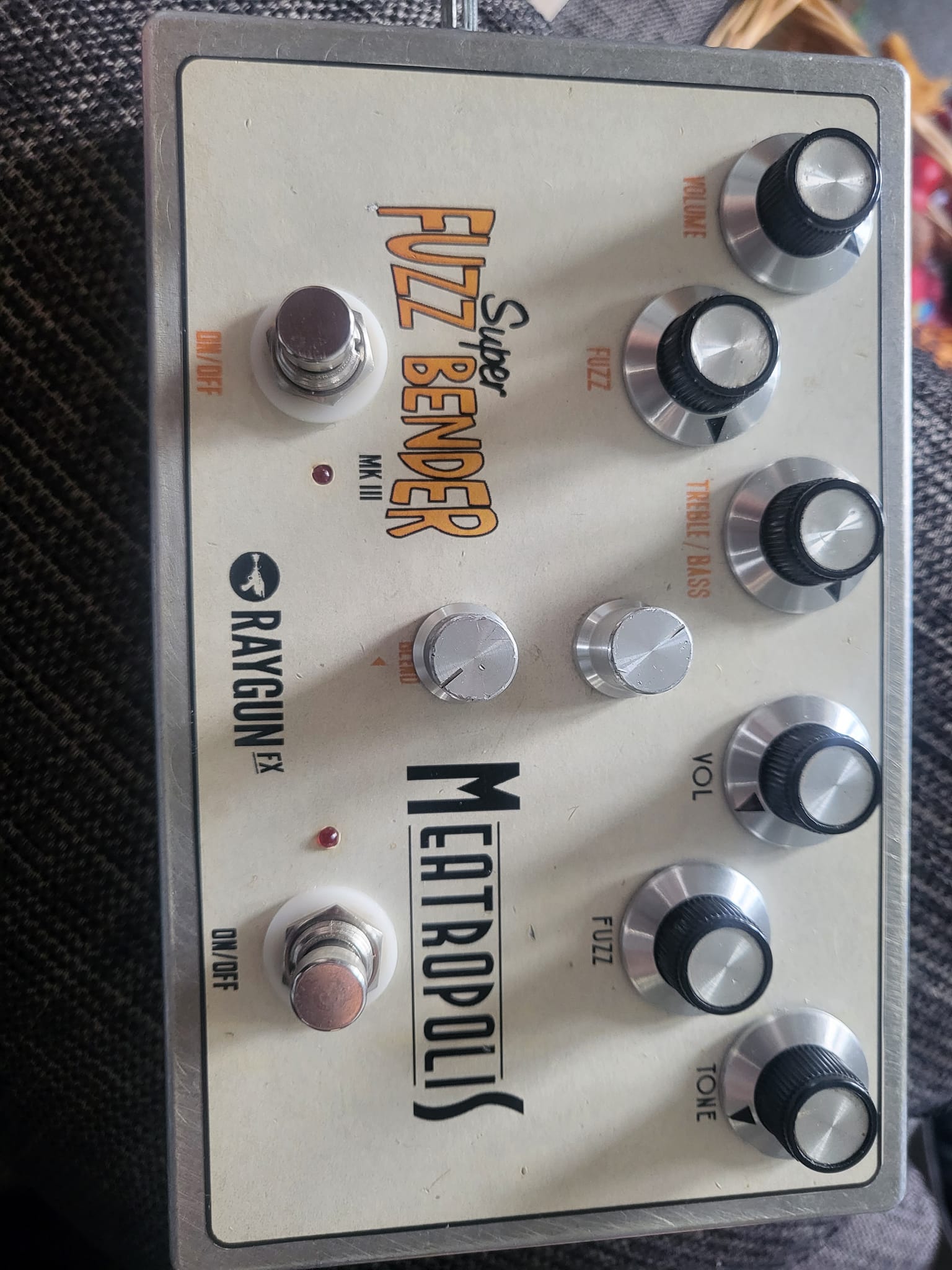 NPD. Simon the Magpie FOAM lo-fi force controlled delay pedal. My