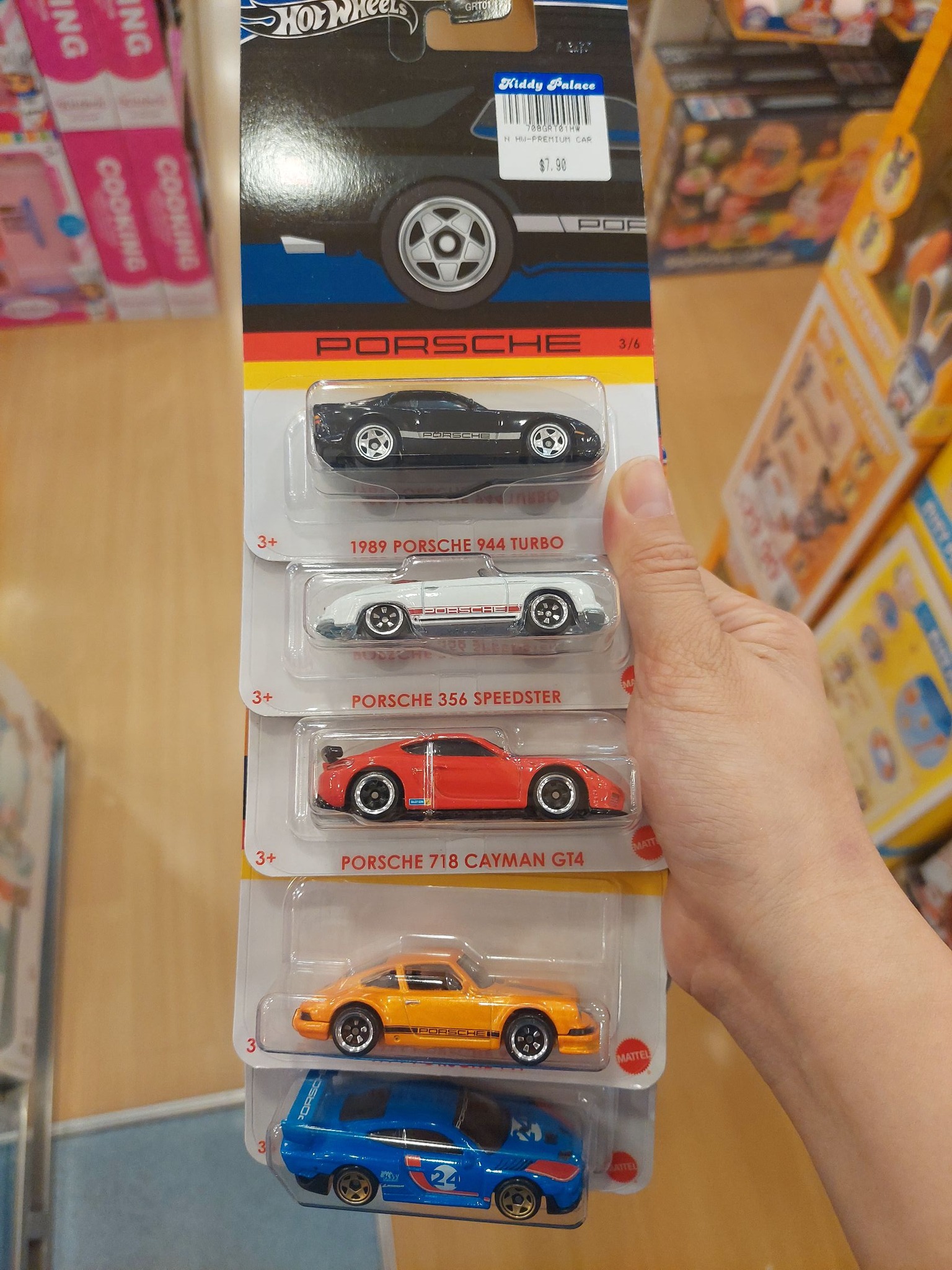 HOT WHEELS TEAM TRANSPORT SHELL PORSCHE CAYANNE (IPOH STATION 18