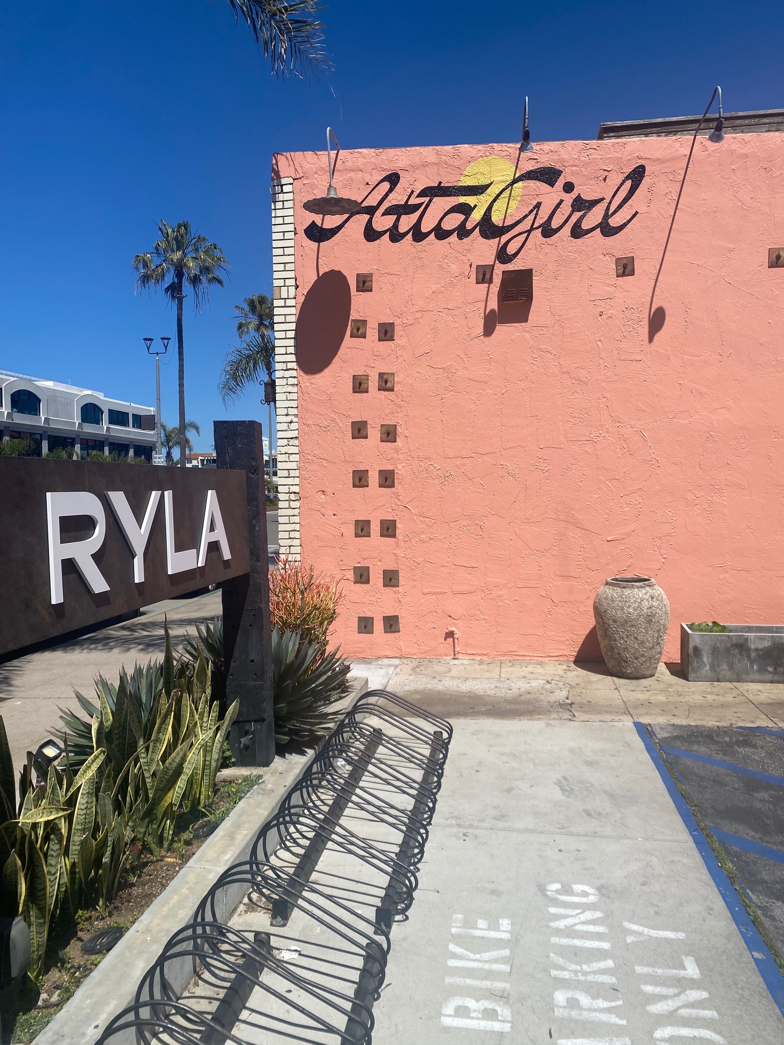 New Mediterranean restaurant in Hermosa Beach