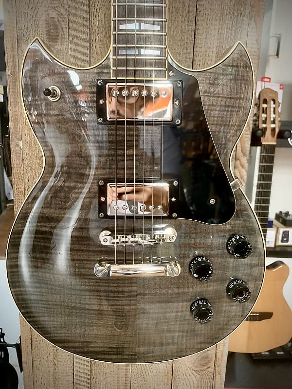 Yamaha SG1000NW limited-edition guitar with maple top
