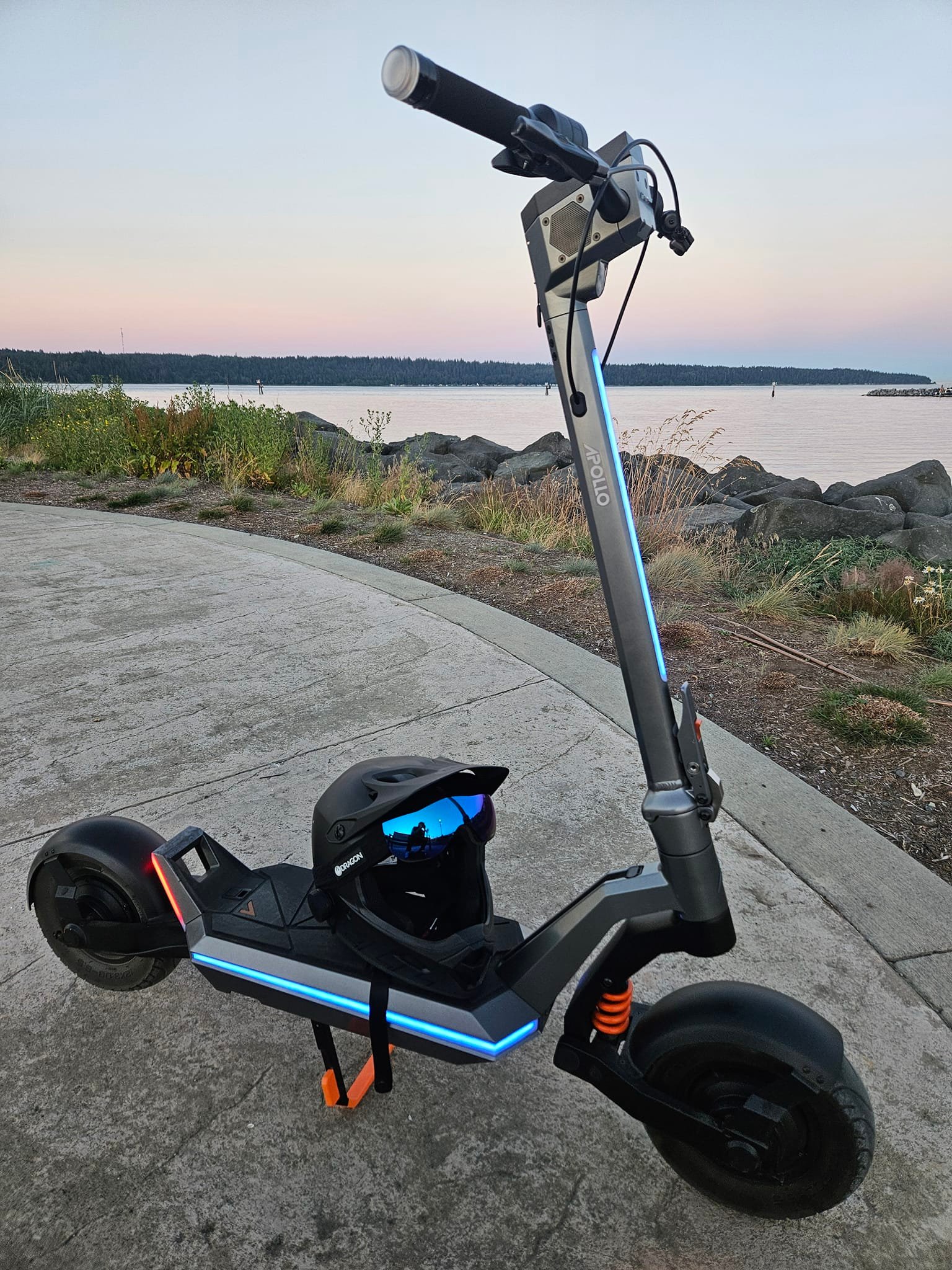 Sunset ride on the apollo pro. 🔥