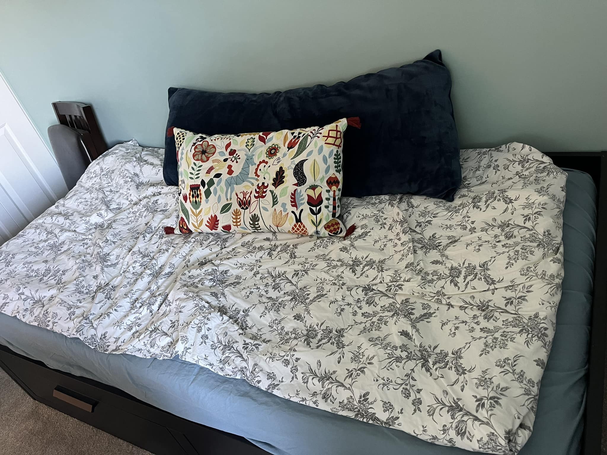 Does anyone have directions for dismantling an IKEA Fyresdal