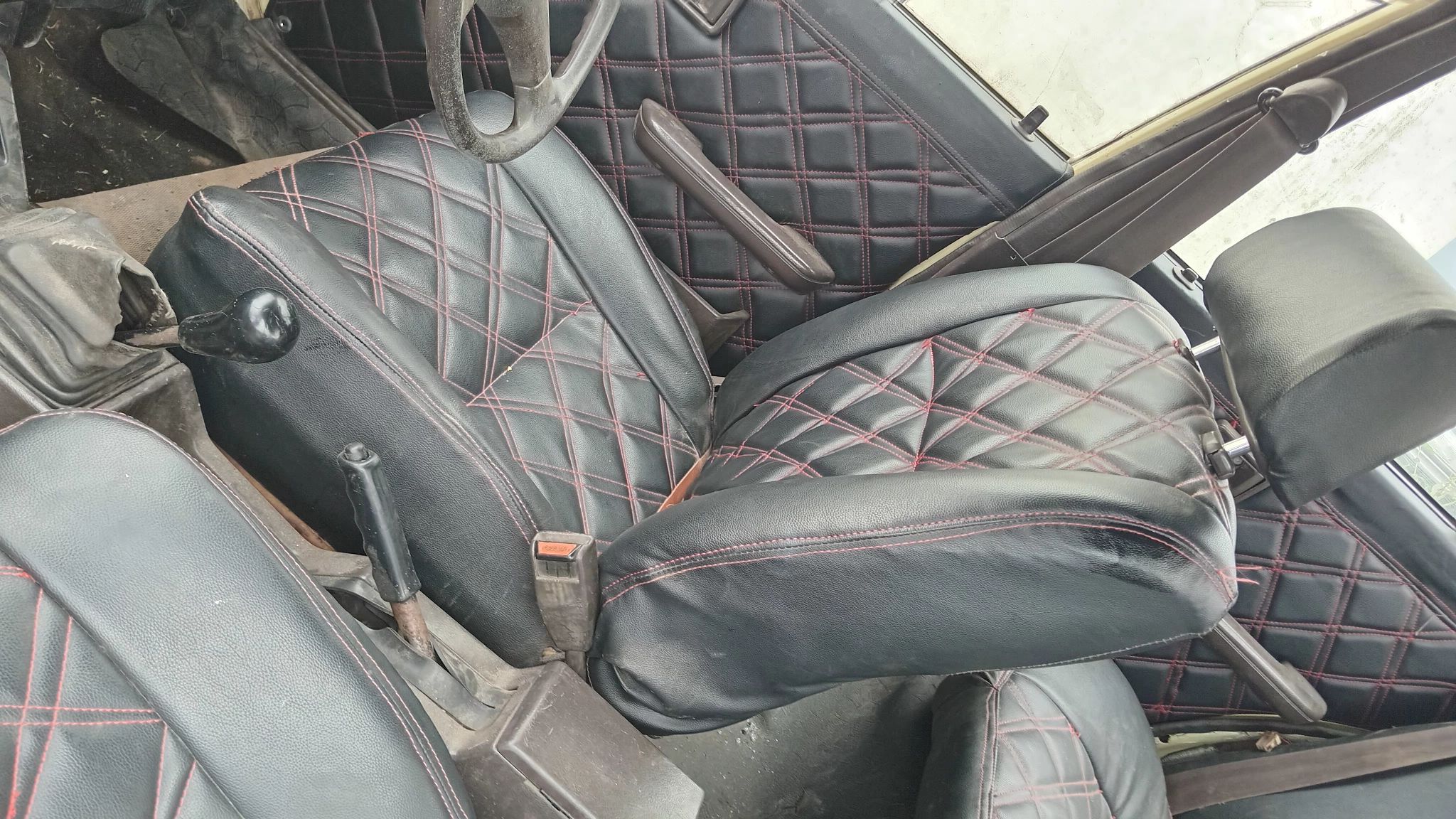 2-Piece Black Leather Seat Armrest Protector Cover For Honda CR-V (2002-2006)