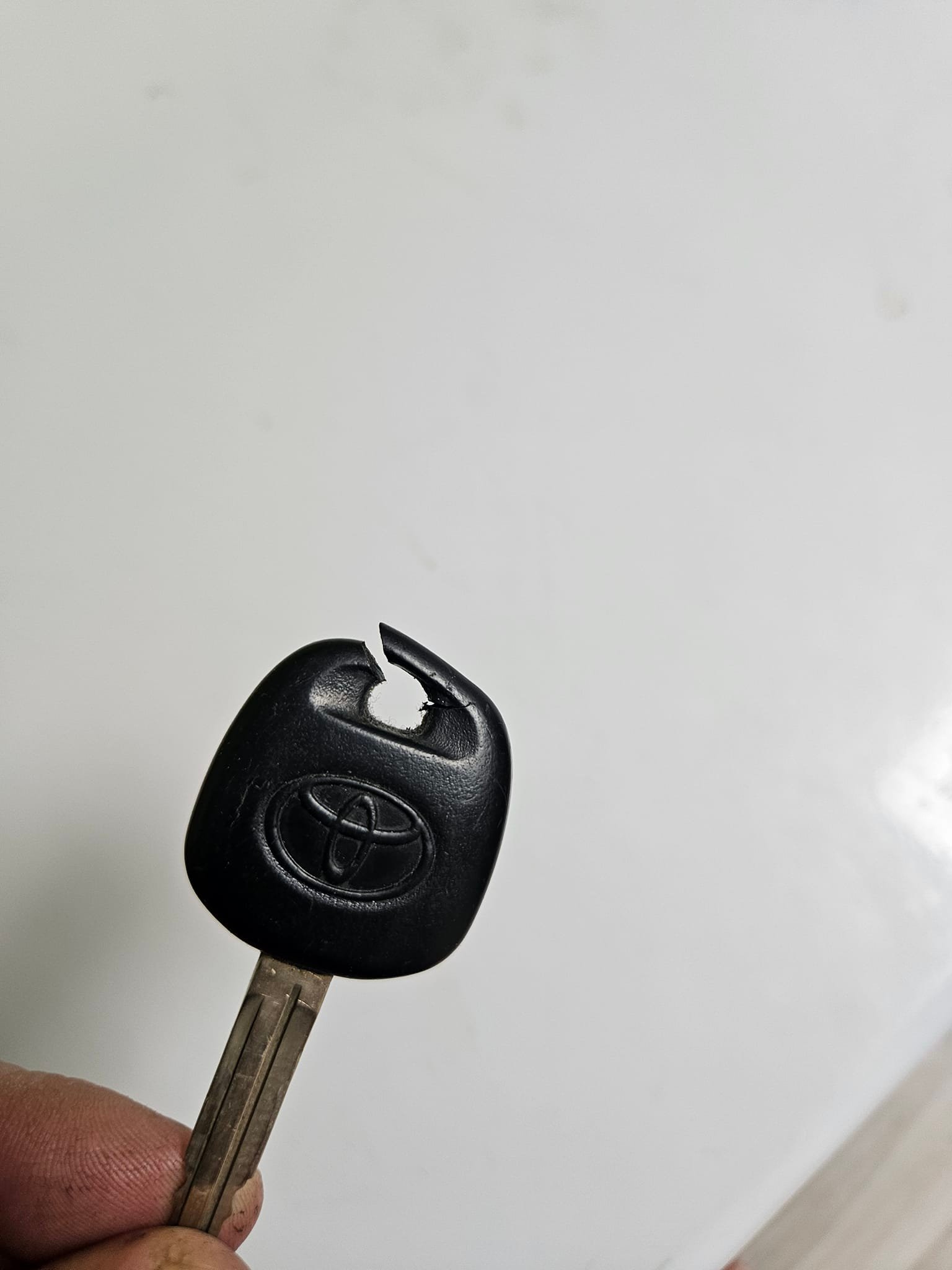 OEM Lexus IS300 Back Key Replacement Cover (2002-2005) - Brand New Part #89751-48031 1 thumbnail image