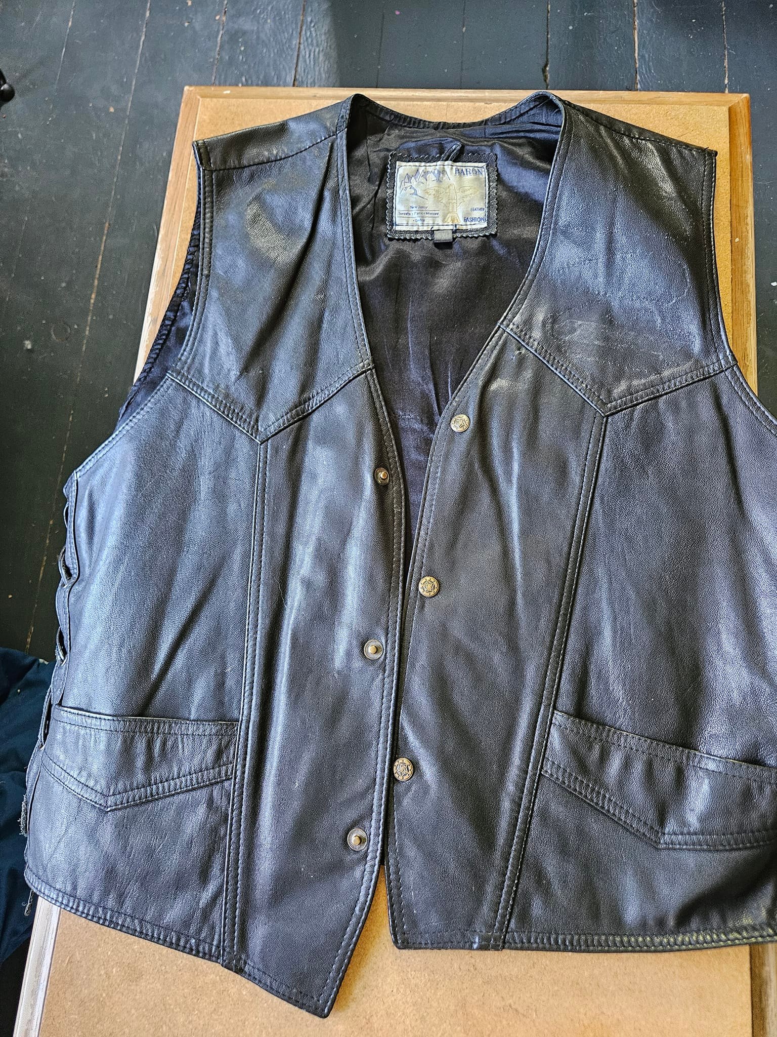 How to bead Métis flowers on a leather biker vest?