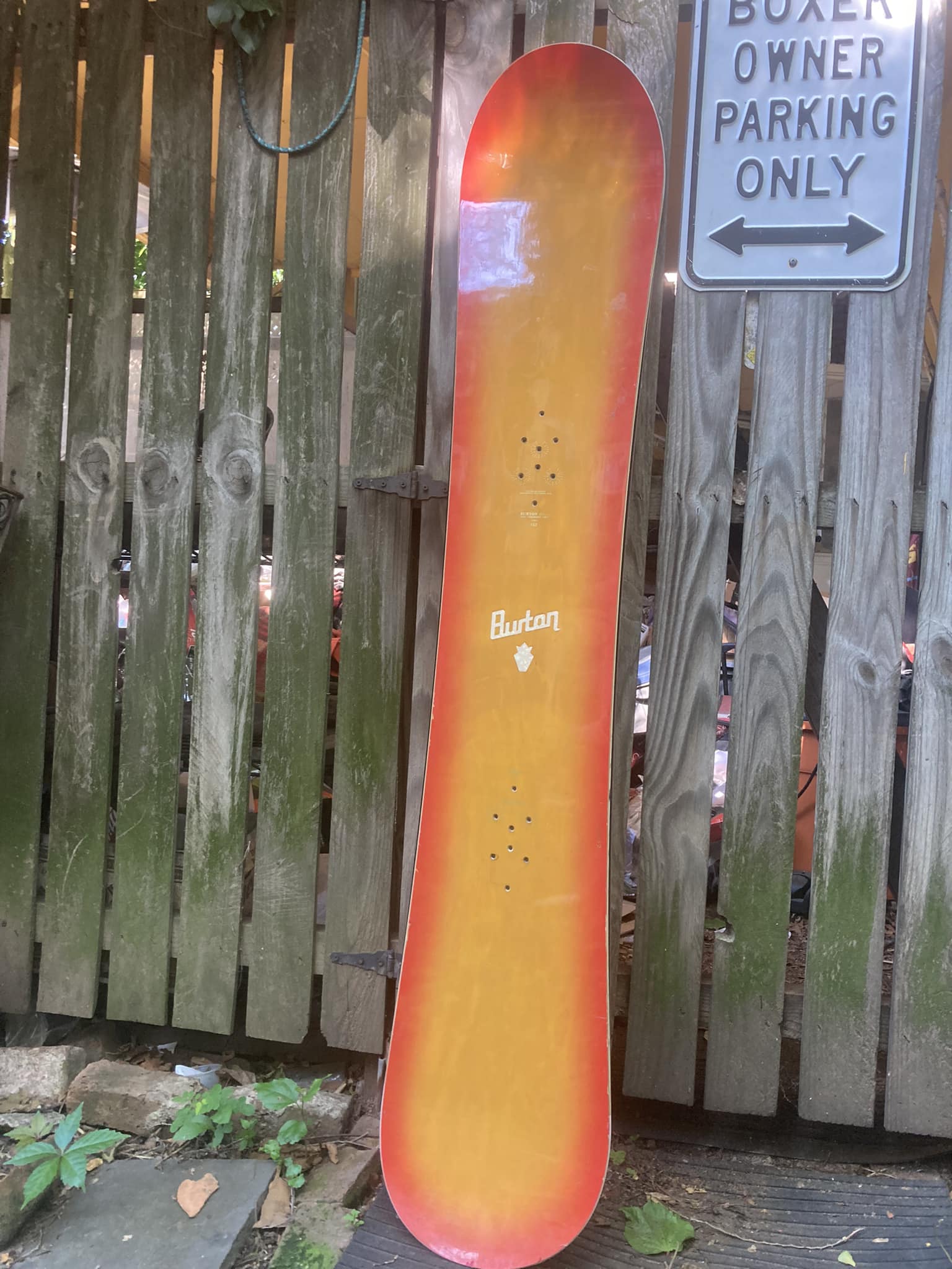 What is the Burton Idiom snowboard?
