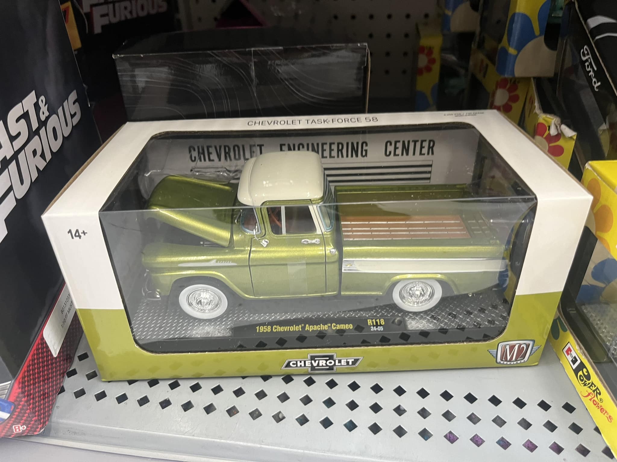 M2 Machines 1973 Chevrolet Cheyenne Super 10 custom truck