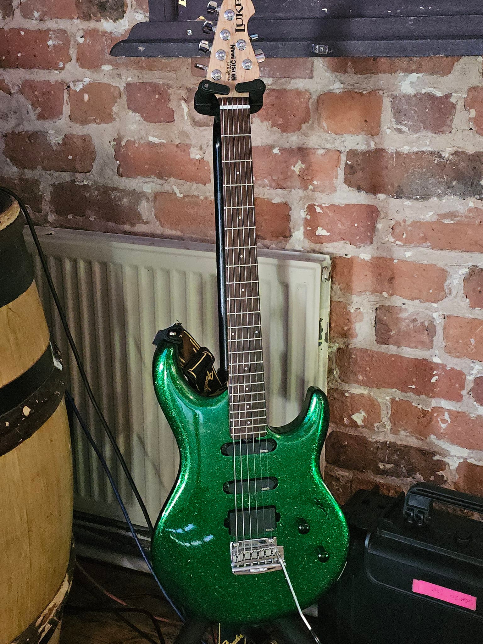 One guitar left: first edition Luke
