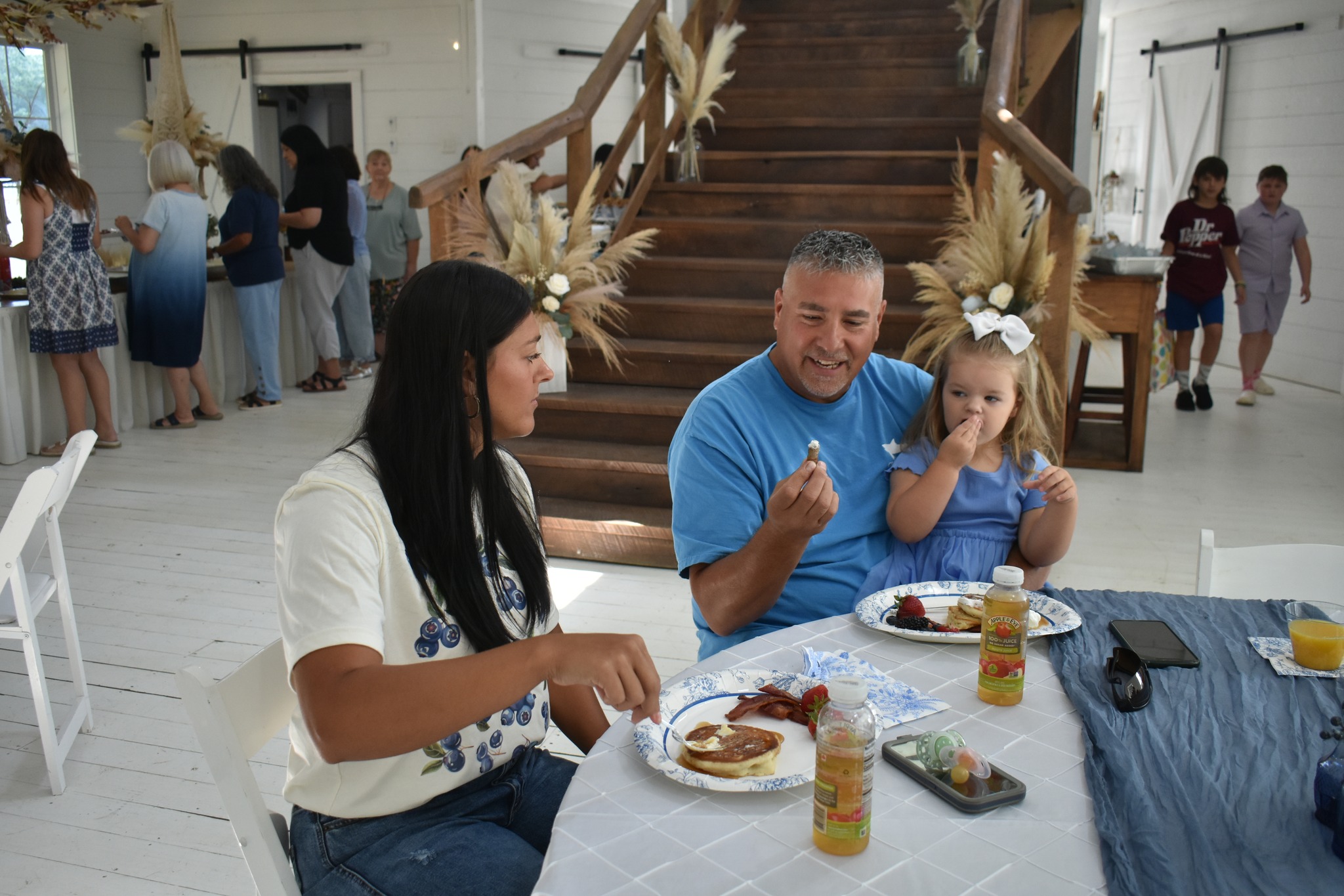 Patty - Raya, her mommy and her Papa enjoying the brunch. | Facebook