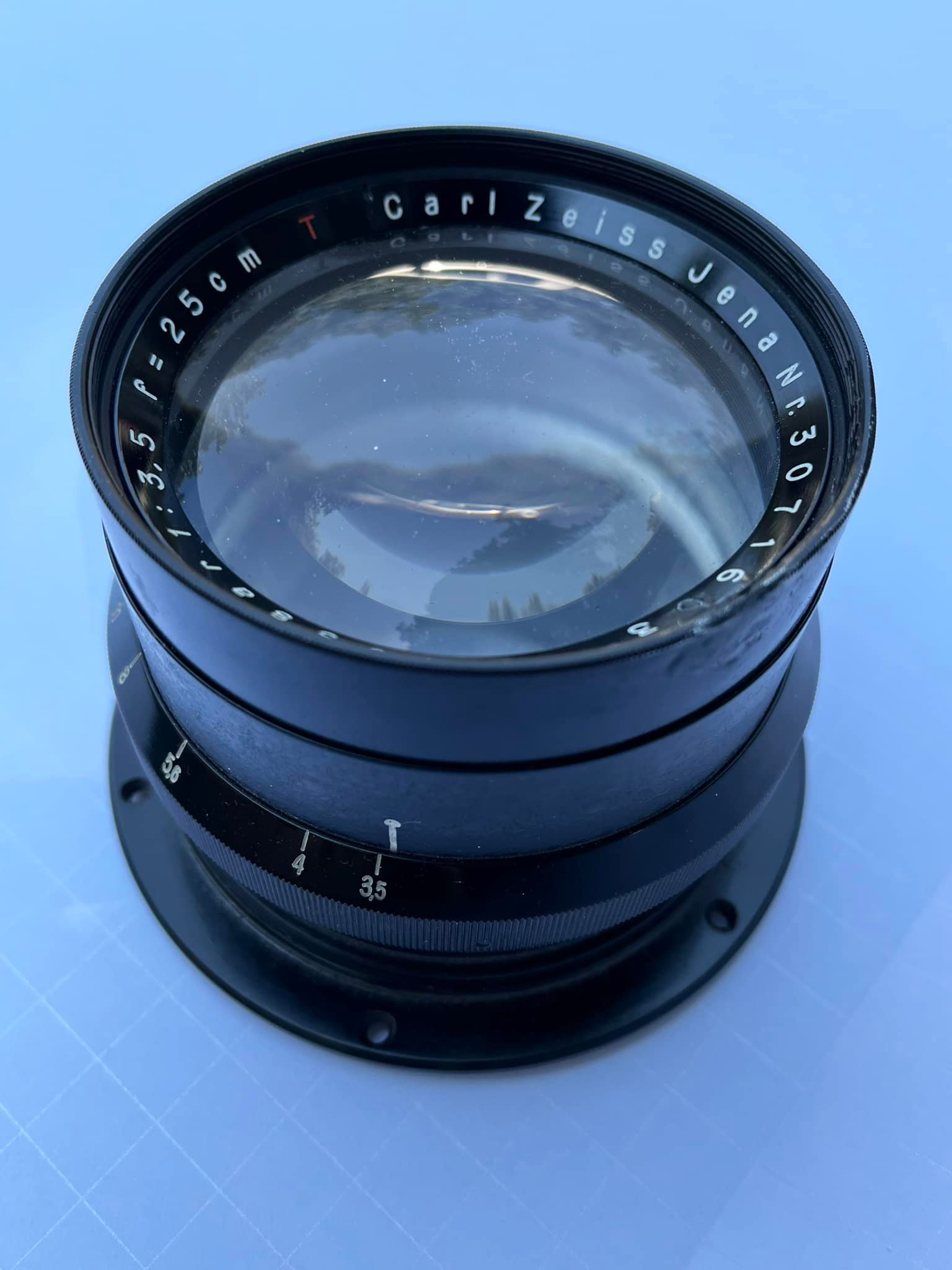 I have a Sony Zeiss 55mm f1.8, and don